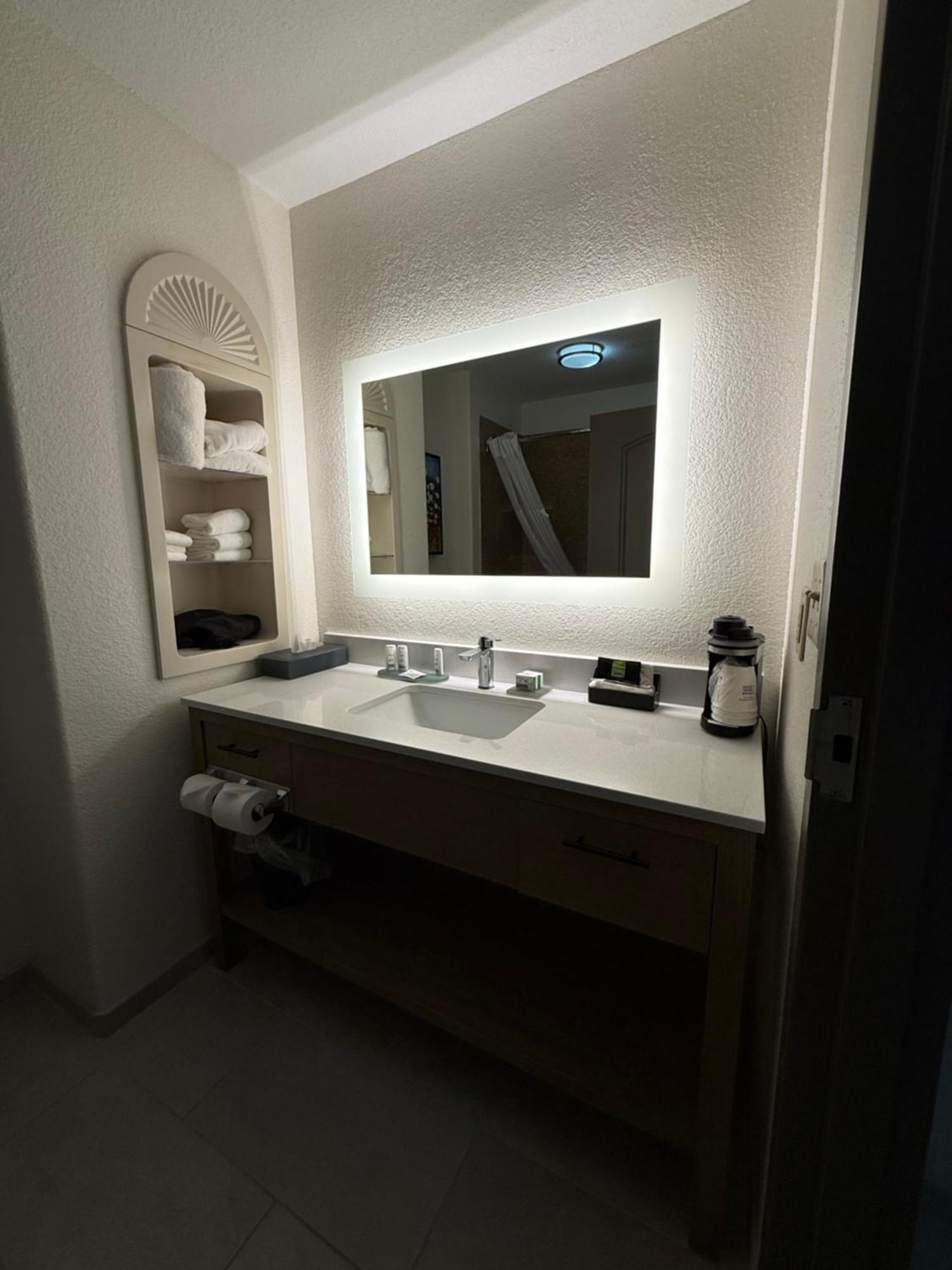 Deluxe Queen Room Two Queen Beds