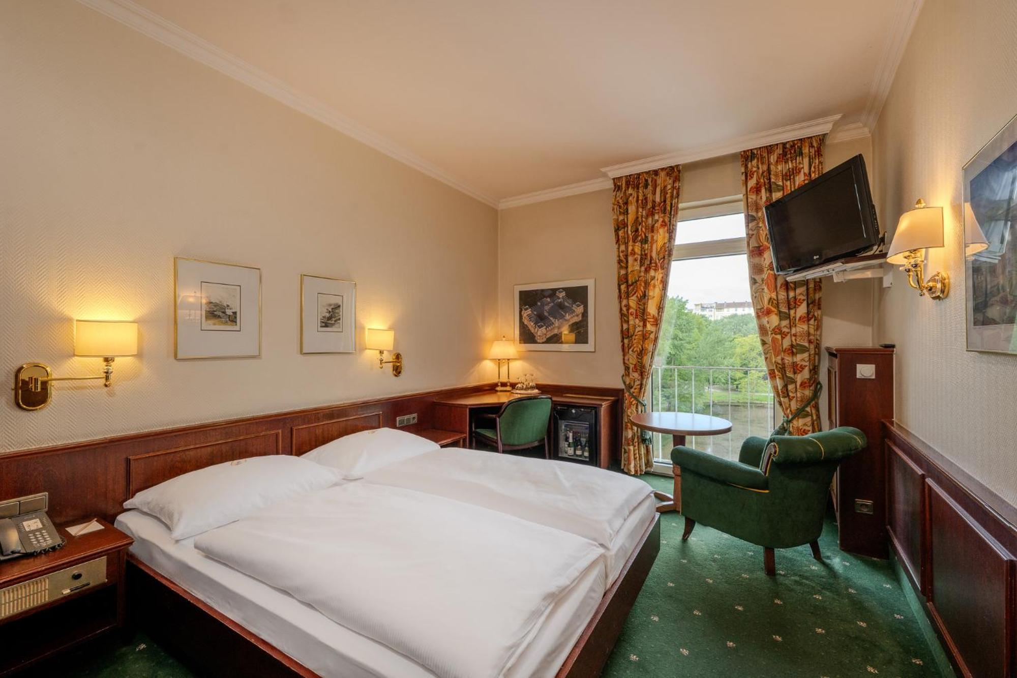 Standard Double Room Lake View