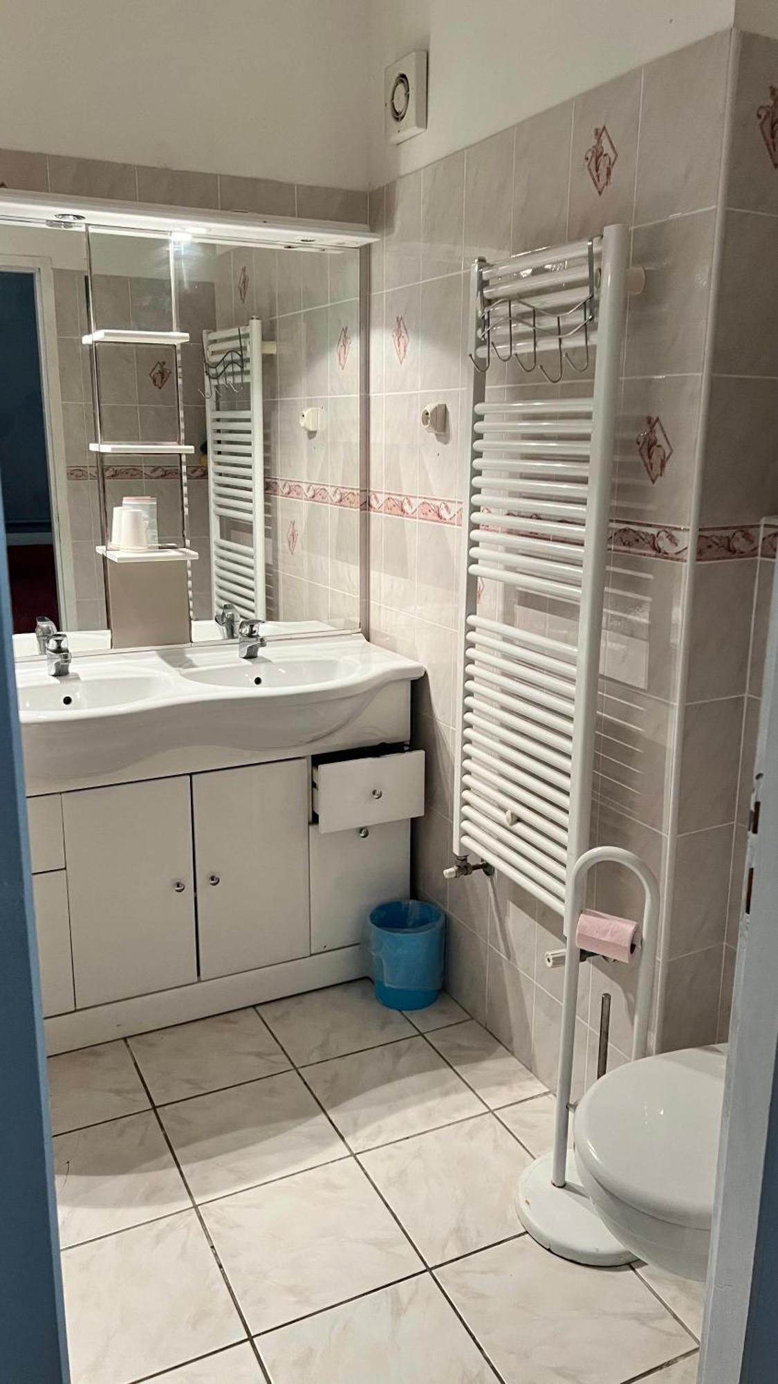 Comfort Double Room Shower