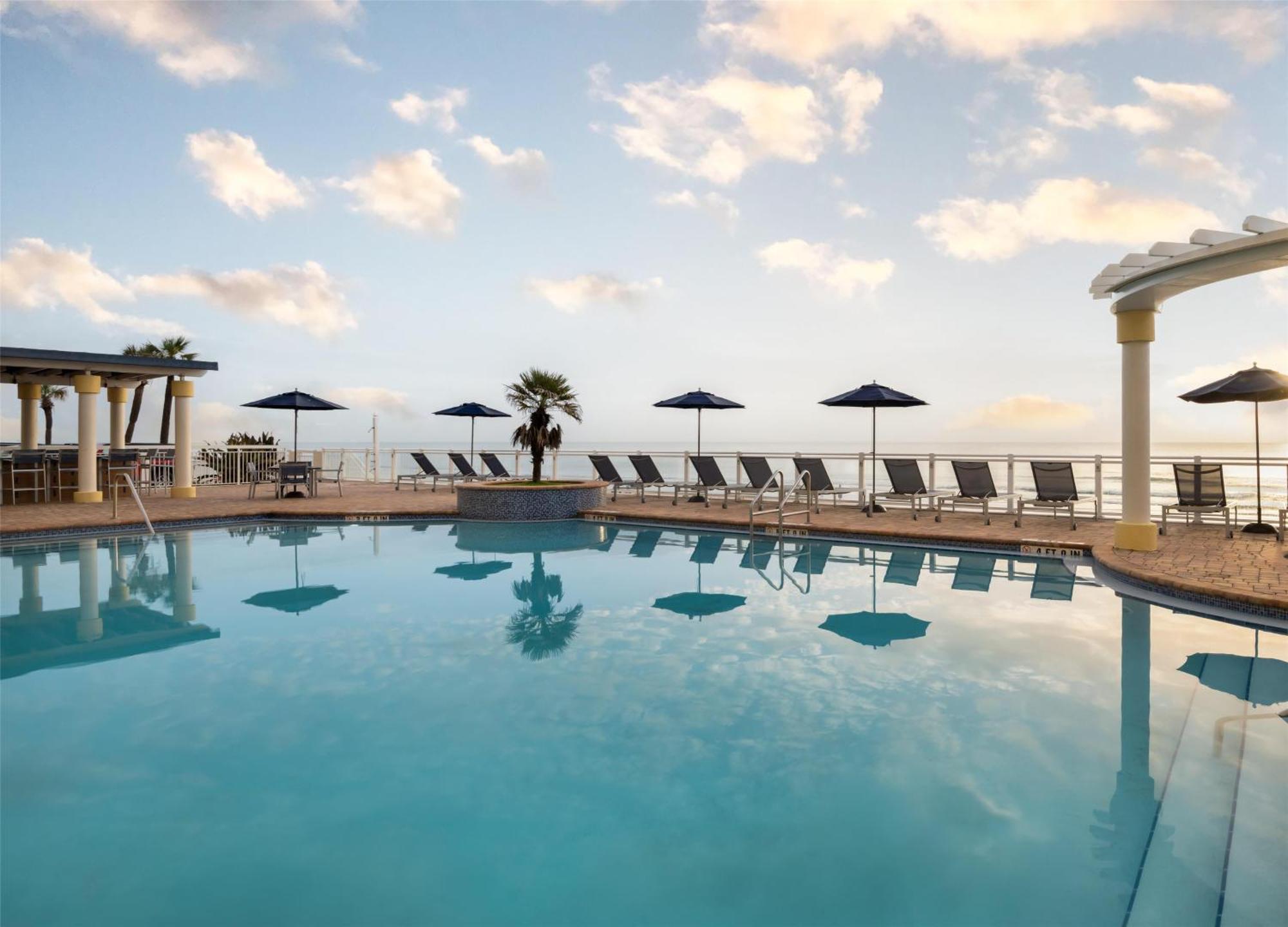Queen Room Two Queen Beds Pool View Non-Smoking