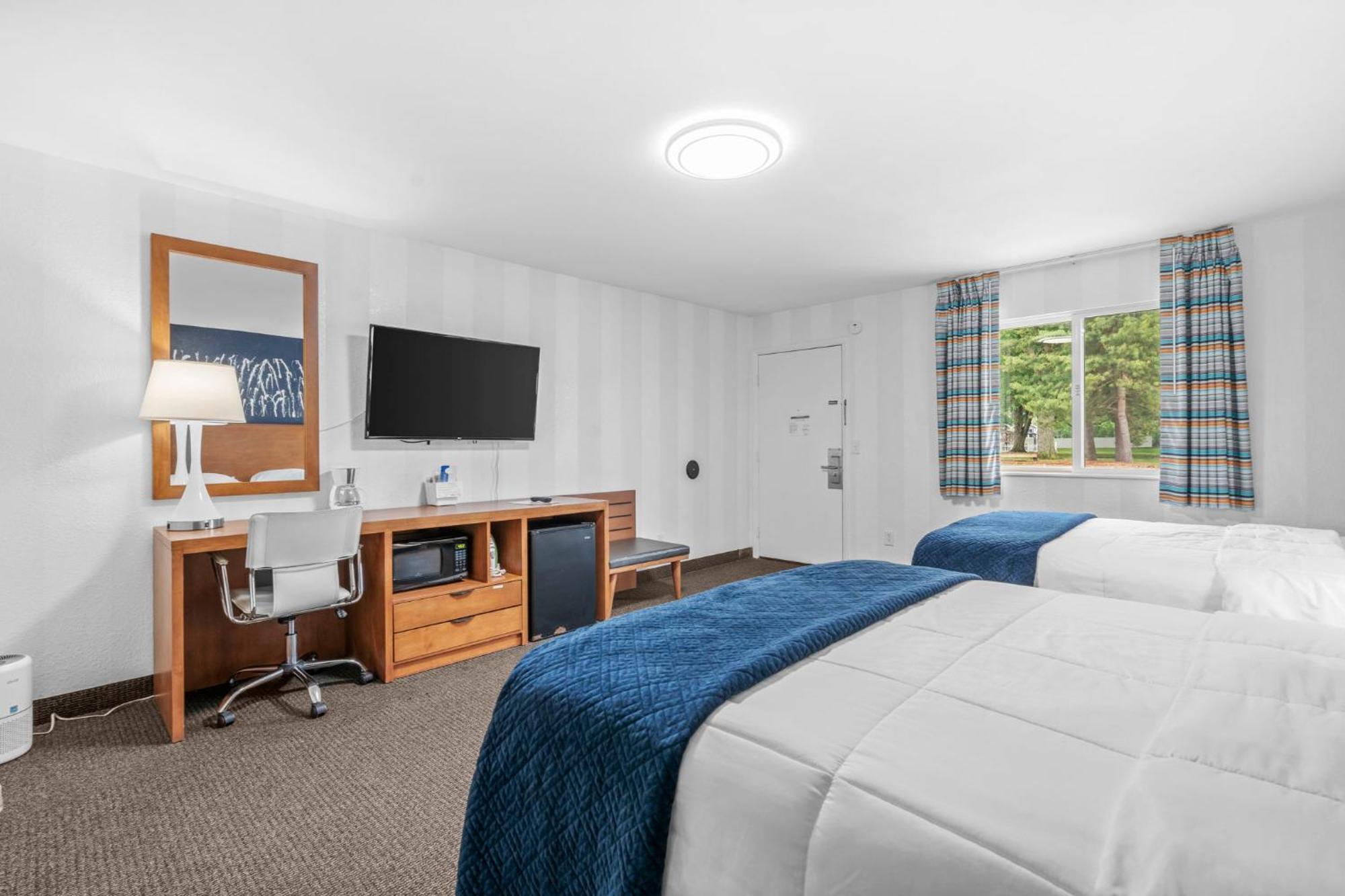 Deluxe Queen Room Two Queen Beds