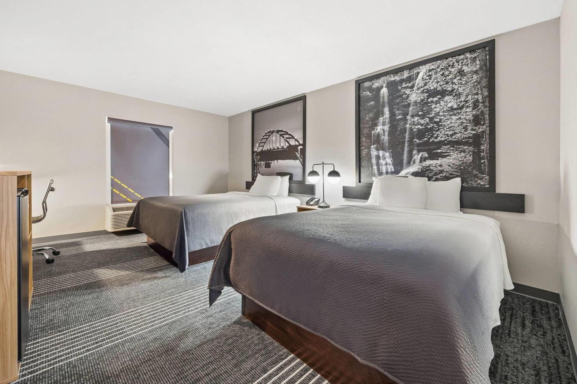 Queen Room Two Queen Beds Non-Smoking