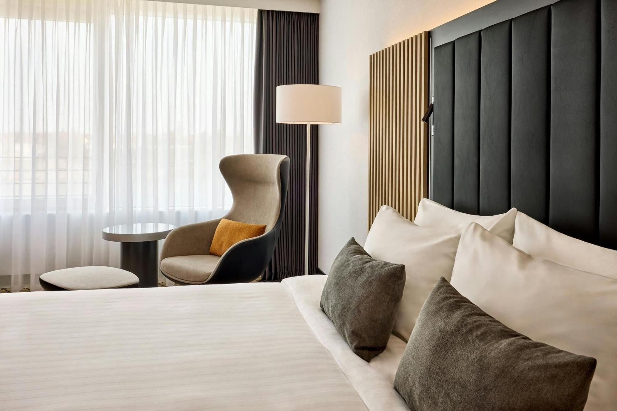 Zimmer mit 1 Kingsize-Bett – Seeseite