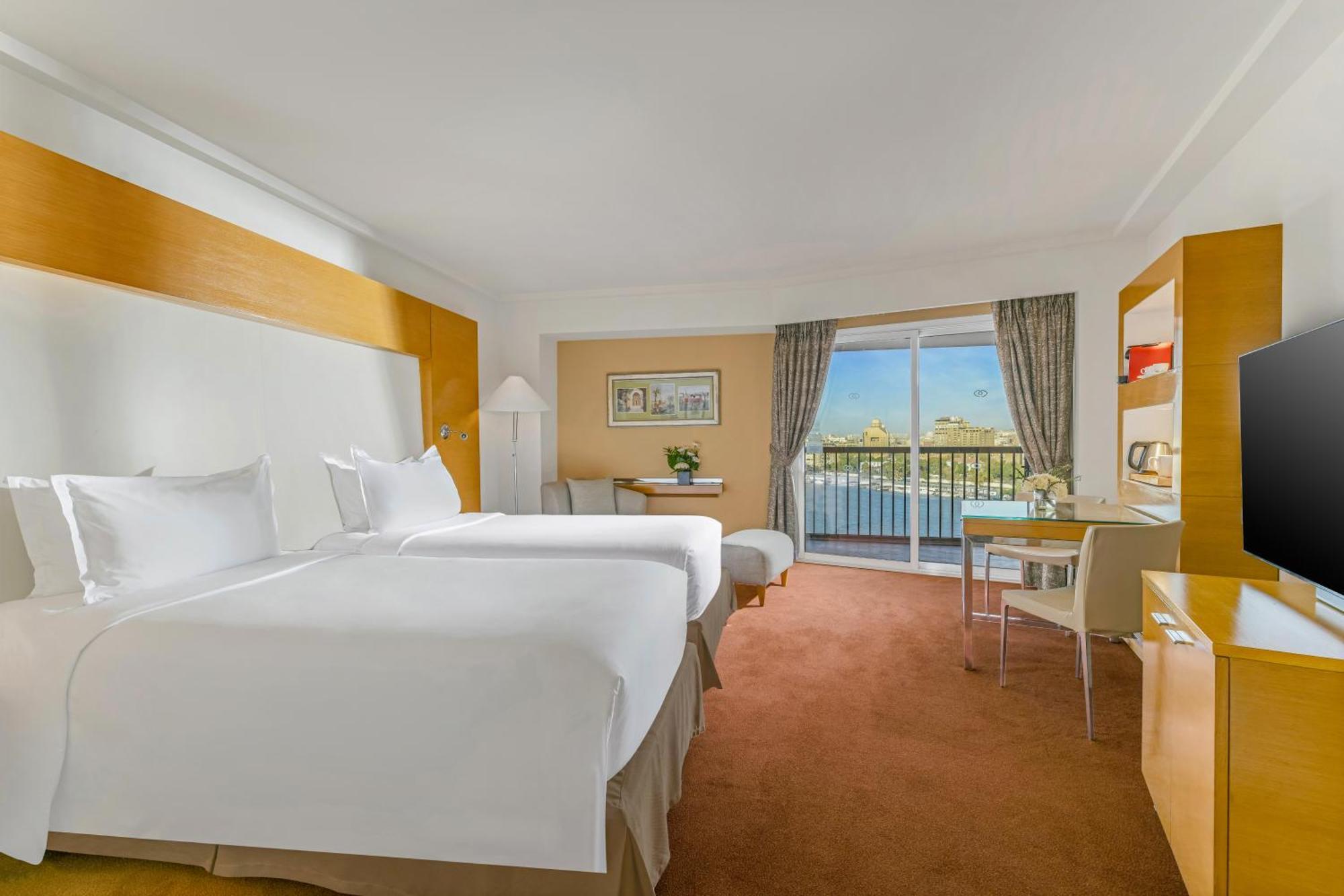 Premium Twin room Partial Nile View