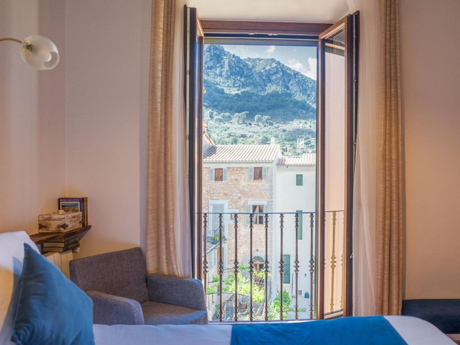 Double Room Mountain View