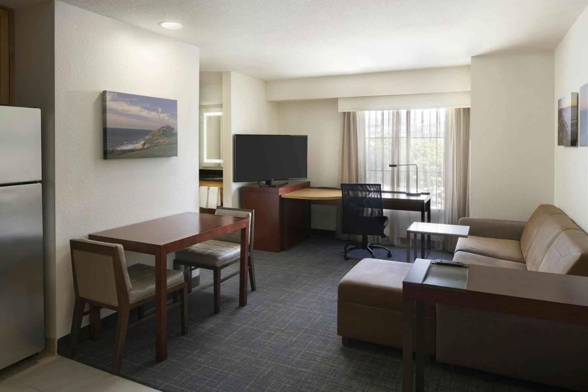One-Bedroom King Suite