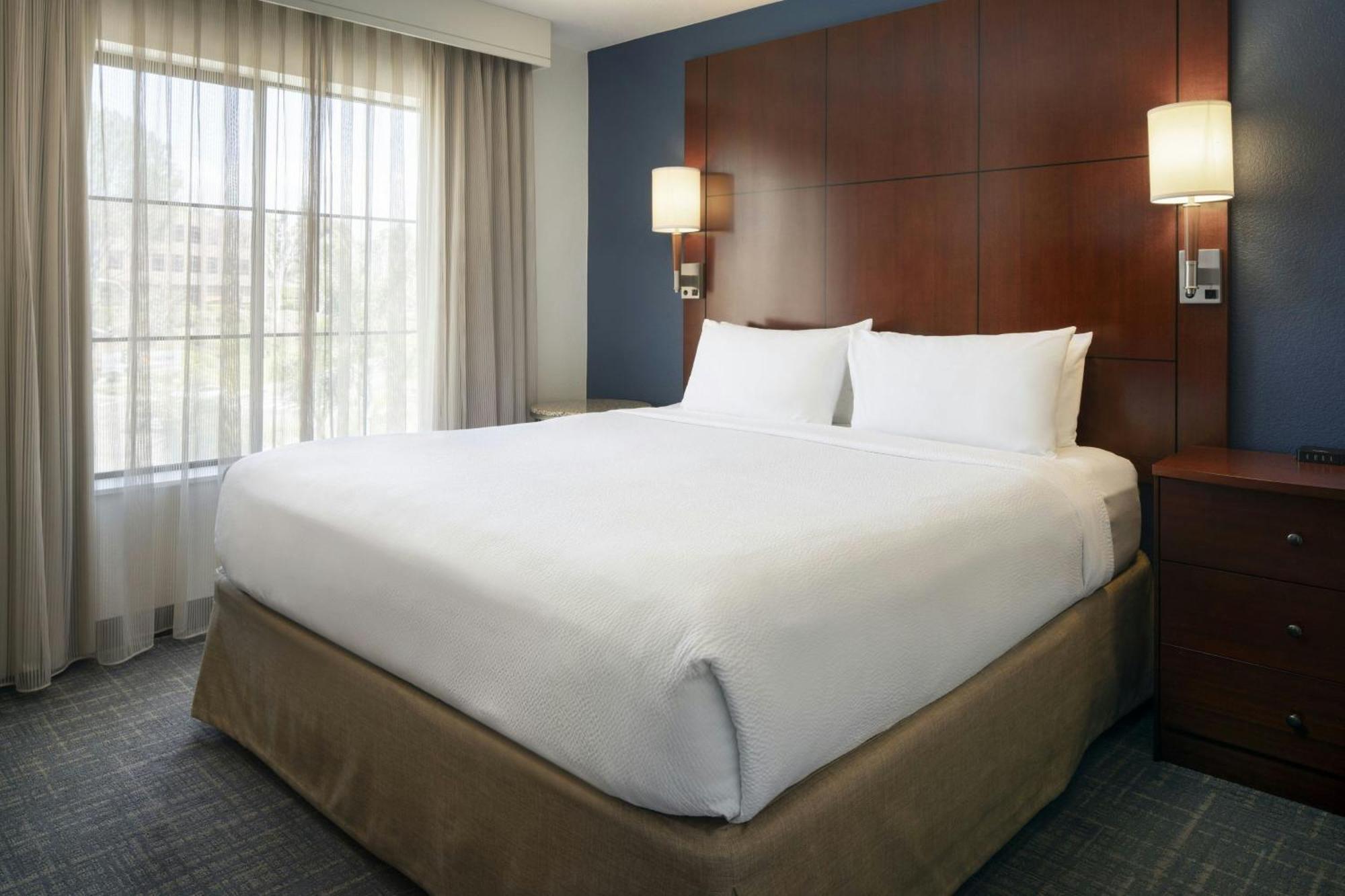 One-Bedroom King Suite