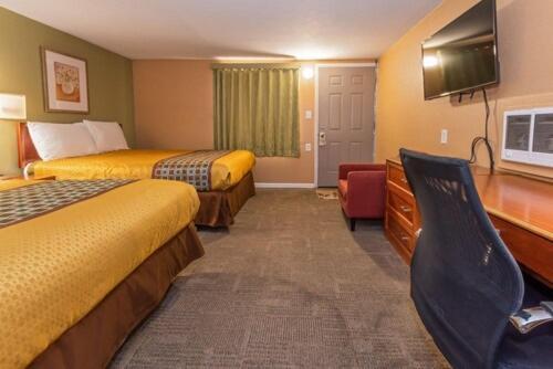 Standard Queen Room