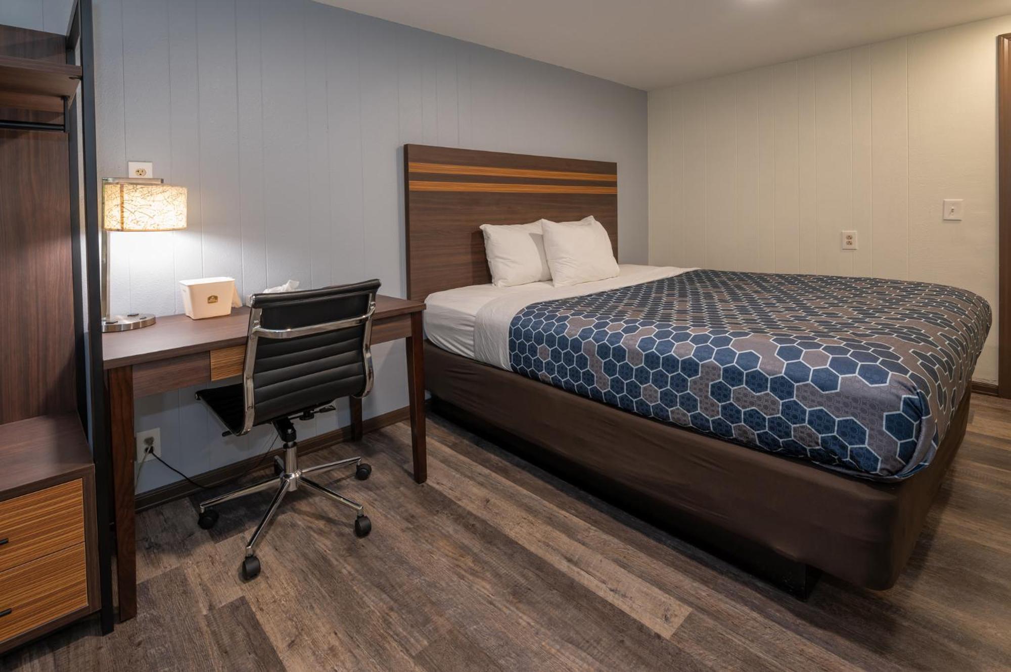 Standard King Room