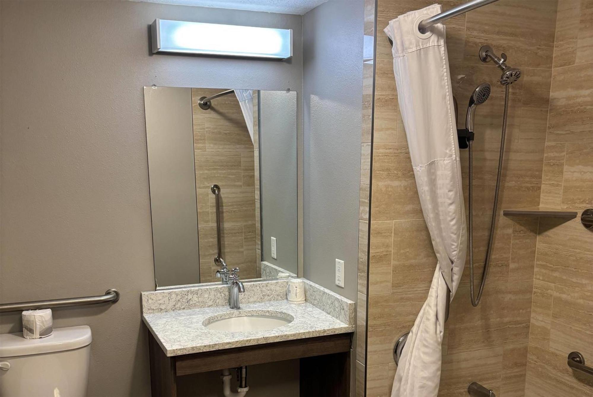 Queen Room Mobility Access or Non-Smoking