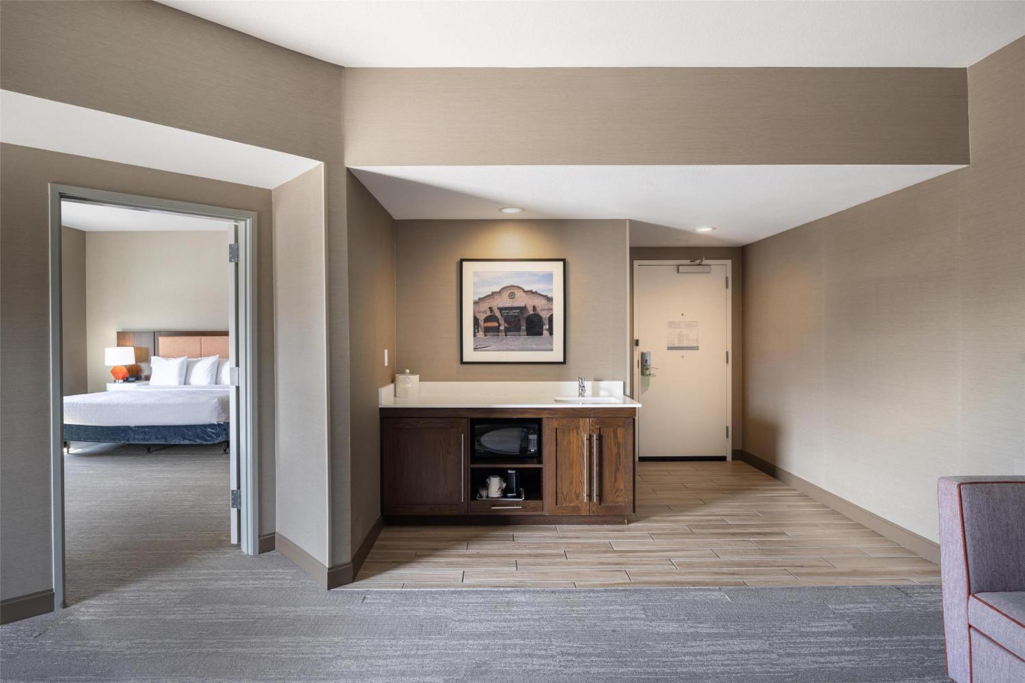 King Suite with Shower - Mobility Accessible/Non-Smoking