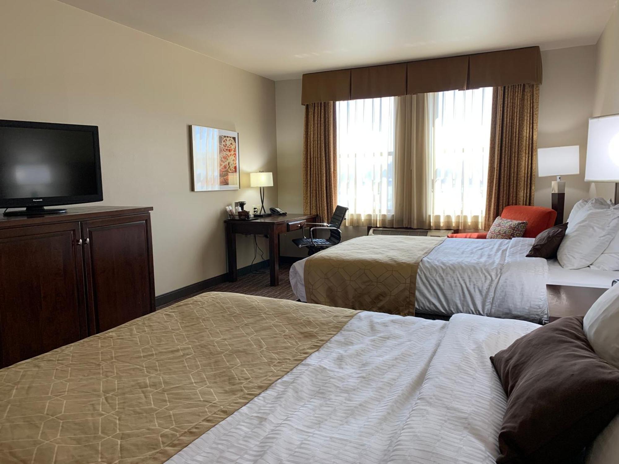 2 Queen Beds-roll Shower-non-smoking