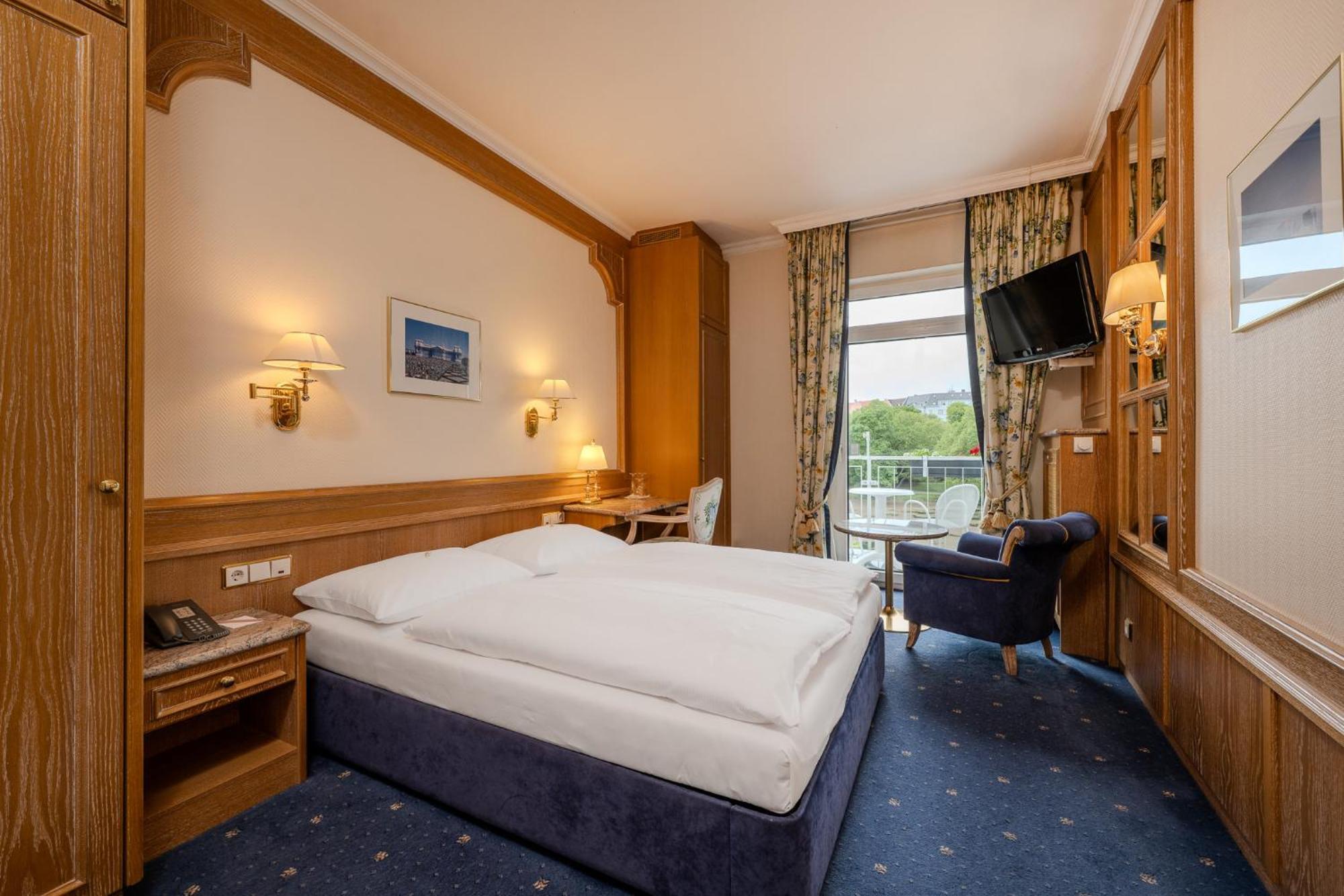 Comfort Double Room Balcony Lake View