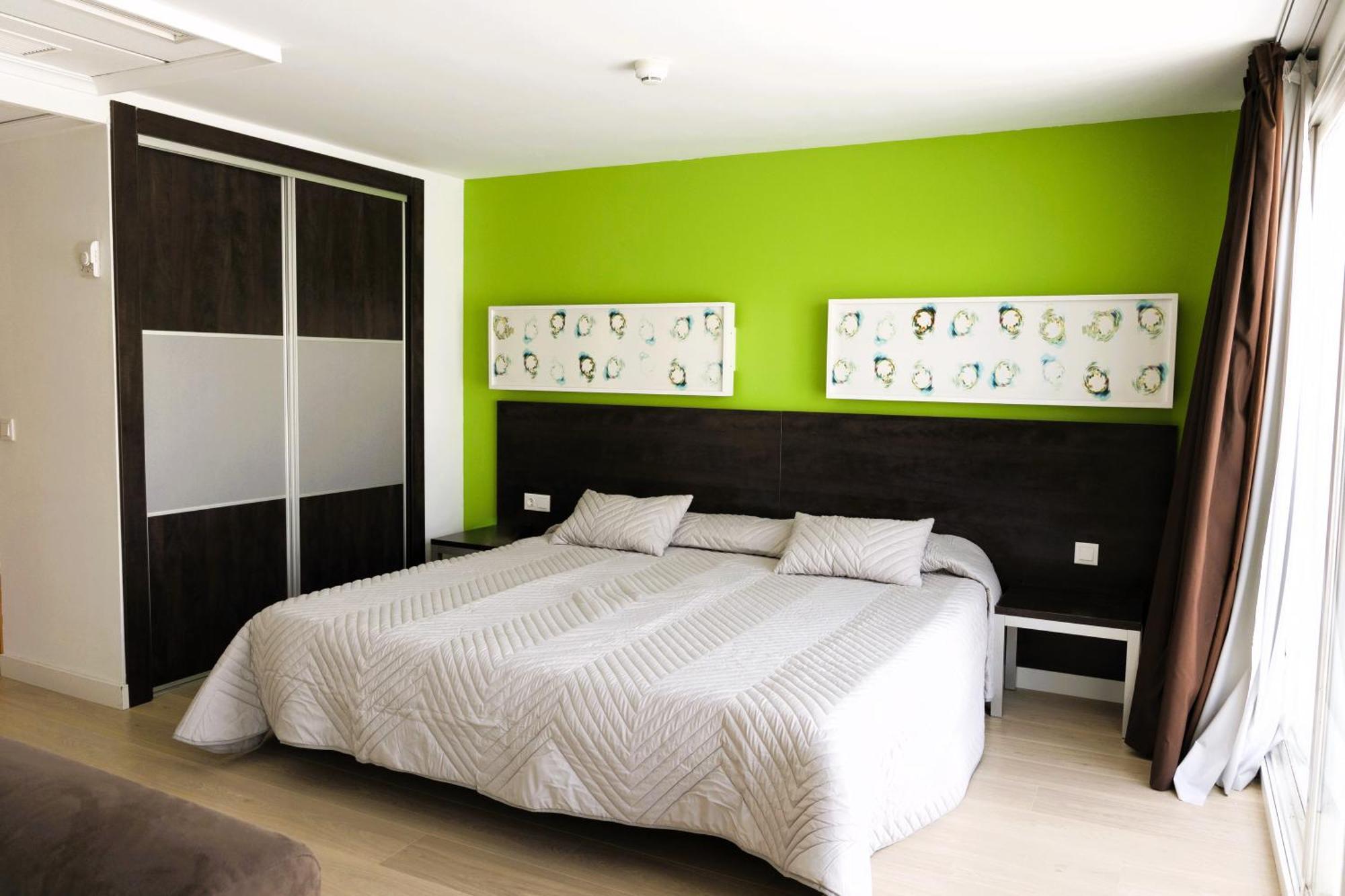 Single Room Balcony