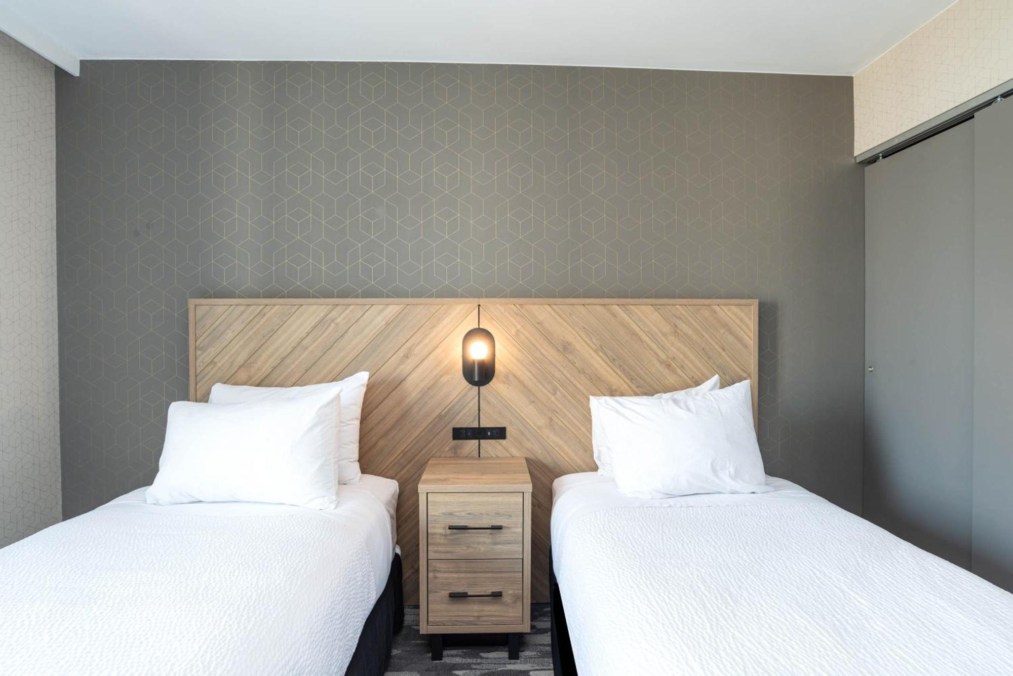 Standard Suite 2 Single Beds Sofa Bed Kitchen W or D Balcony