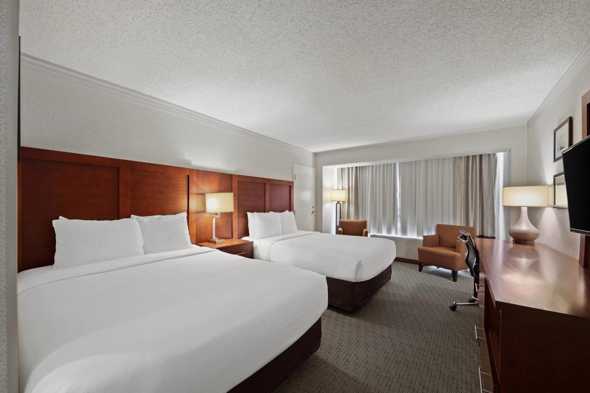 Queen Room Two Queen Beds Bay View Non-Smoking