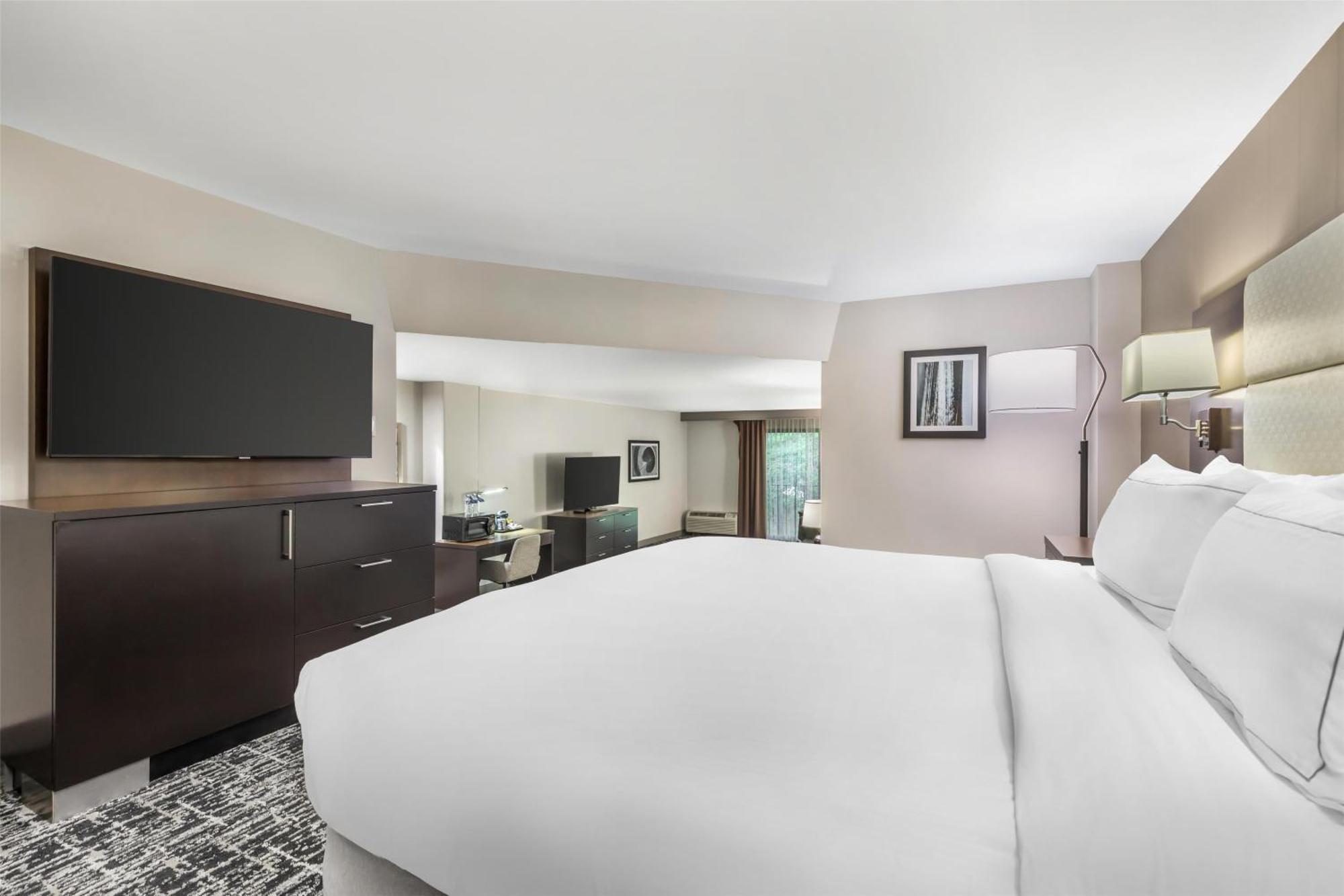 Junior Suite,1677865172:JPEG