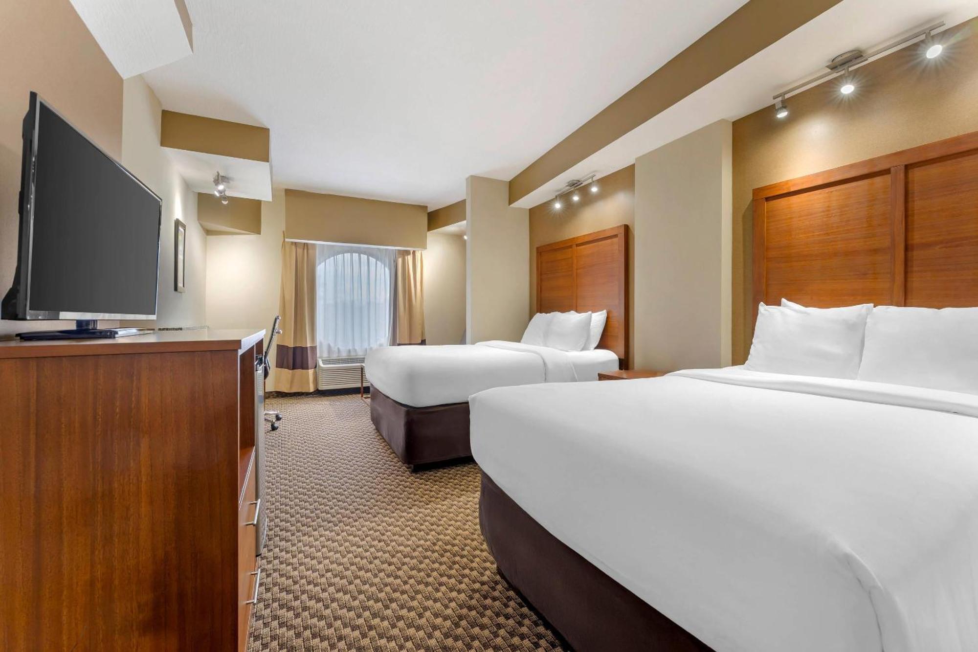 Double Suite Two Double Beds Non-Smoking
