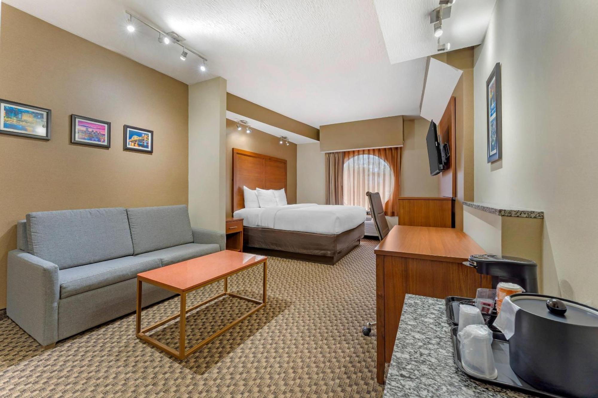 Standard King Suite Non-Smoking