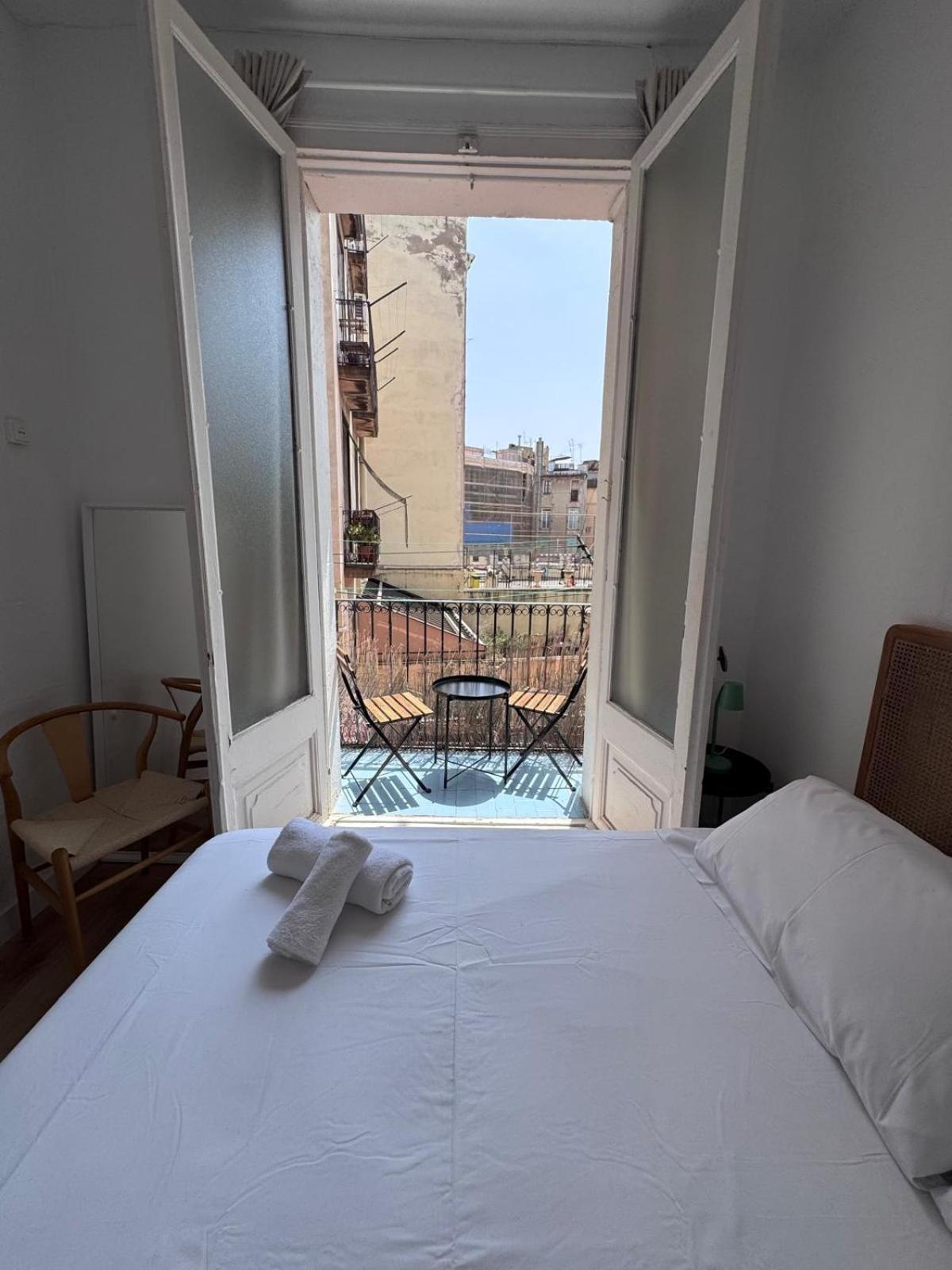 Chambre Double ou Lits Jumeaux avec Salle de Bains Commune