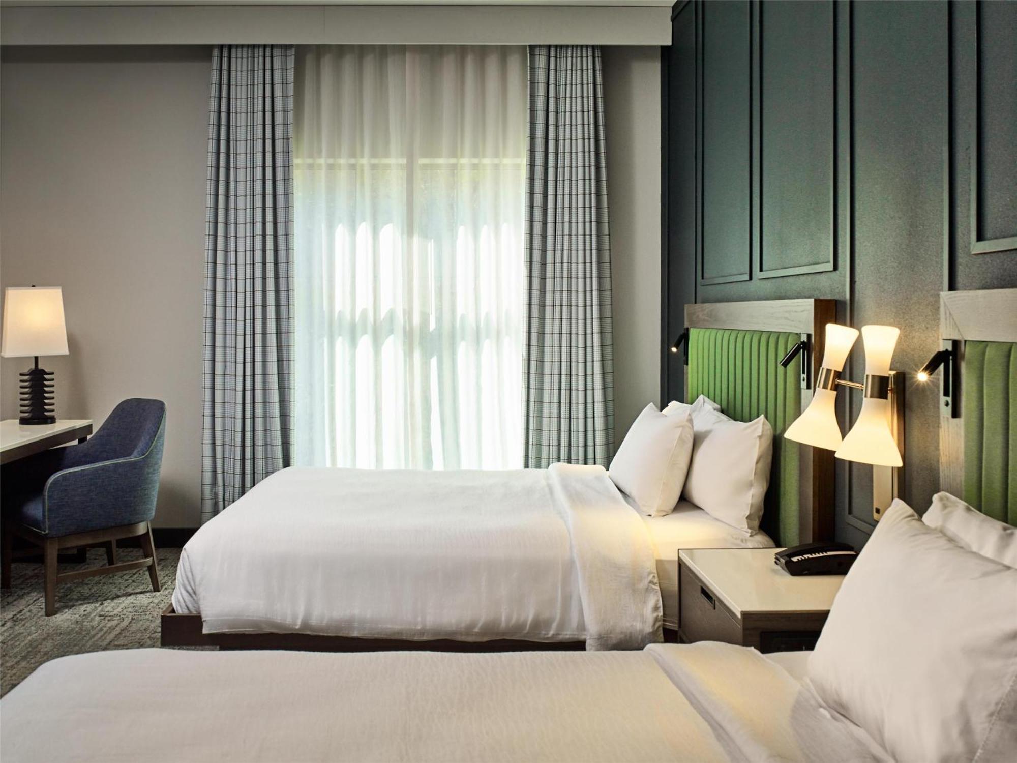 Two-Room Queen Suite Two Queen Beds