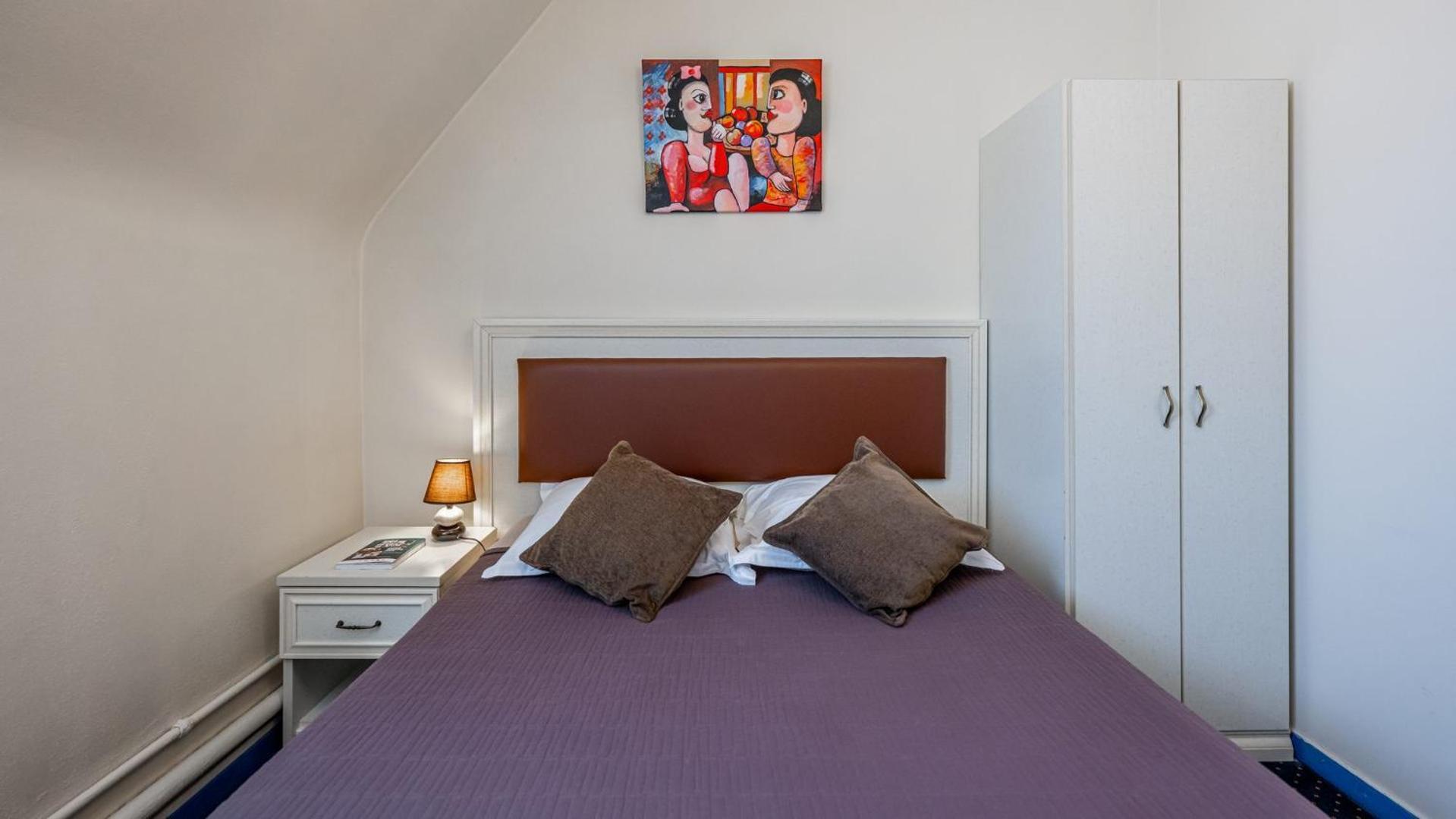 Double Room,1678623777:JPEG