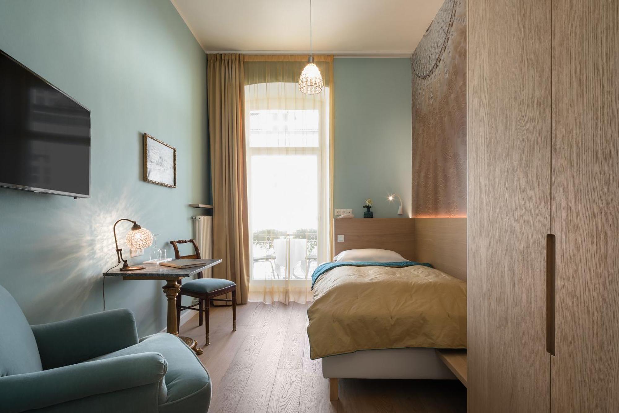 Superior Single Room,1678626571:JPEG