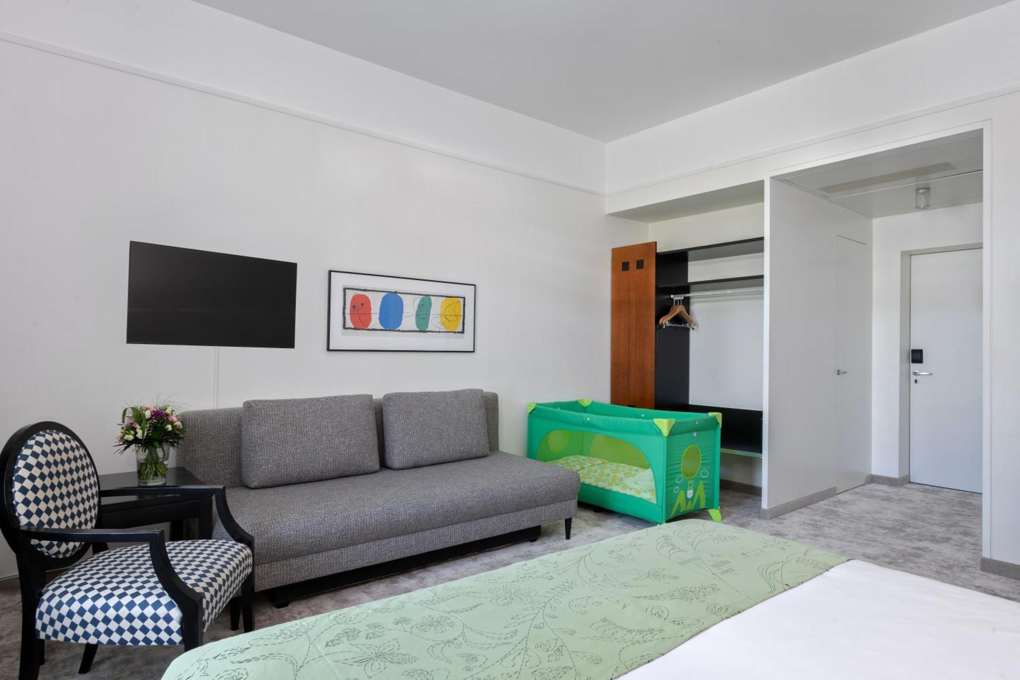 Triple Room