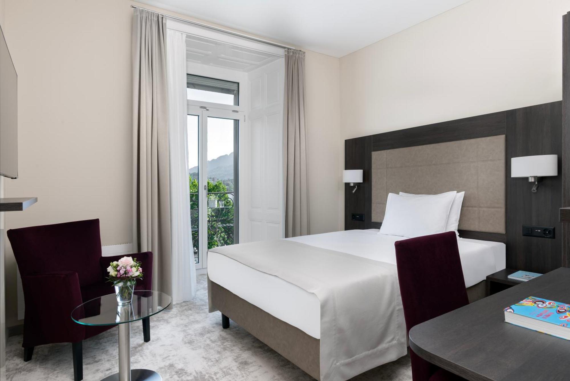 Double Room Lake View