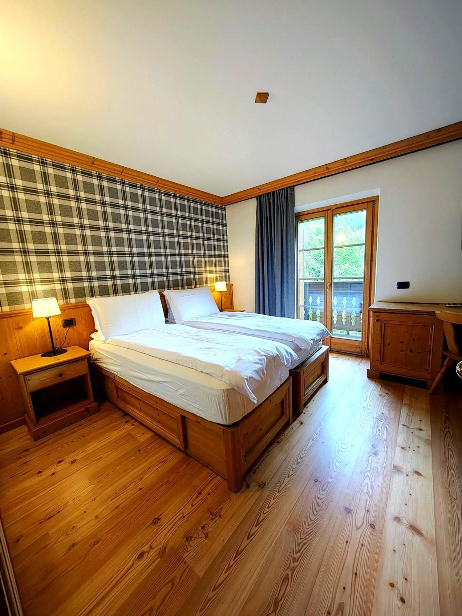 Double or Twin Room Balcony Mountain View