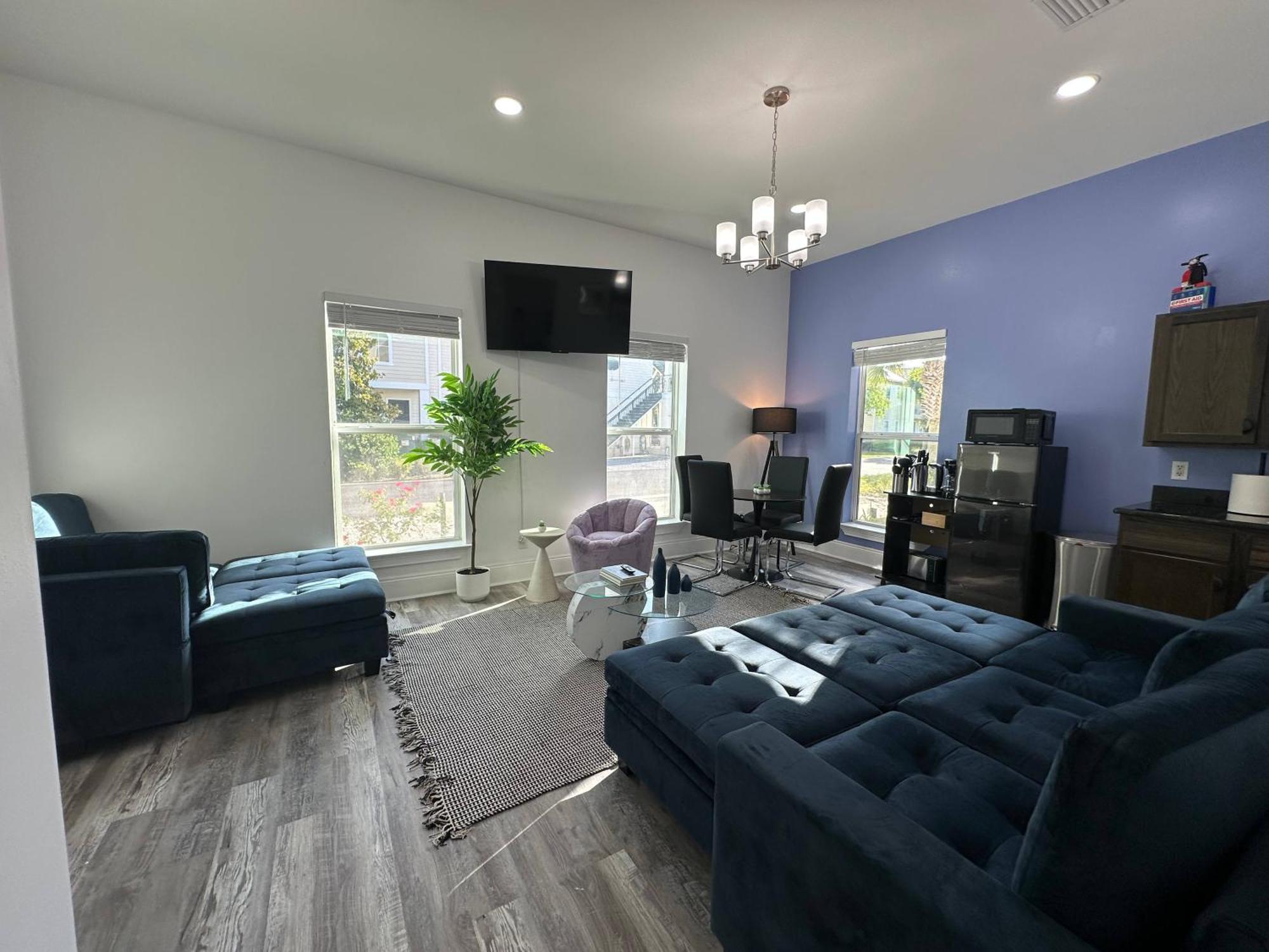 Deluxe Quadruple Room