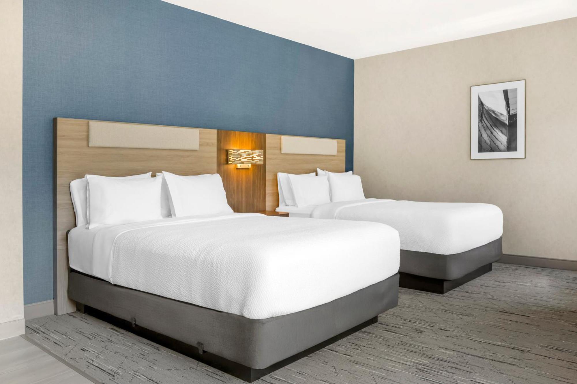 Standard Queen Room Two Queen Beds Communications Accessible