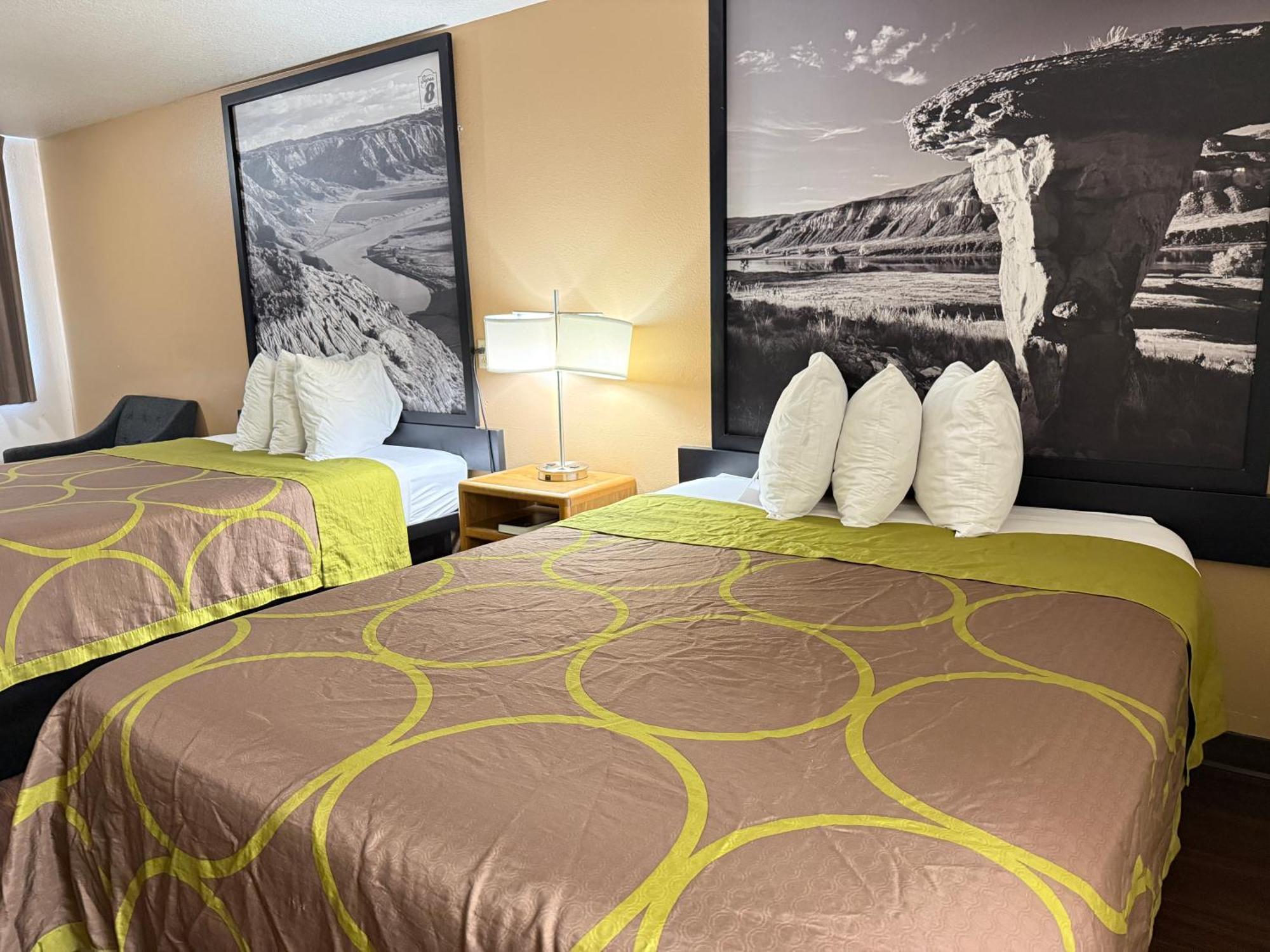 2 Queen Beds Non-Smoking