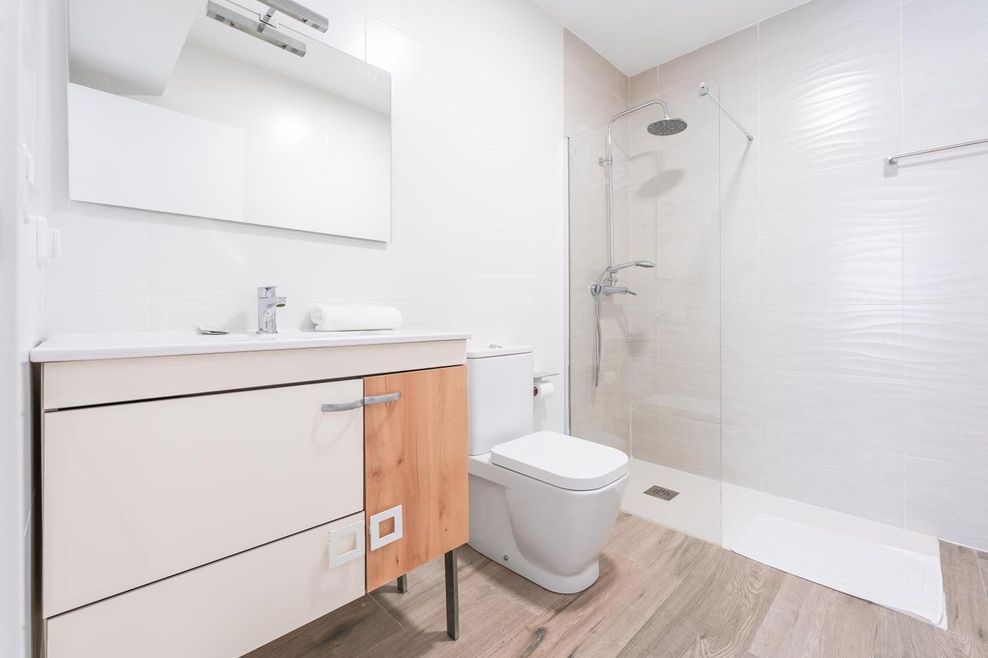 Family Room Private Bathroom