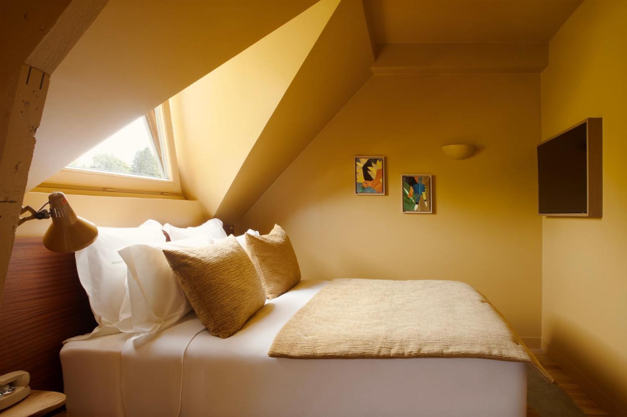 Deluxe Room,1678705508:JPEG