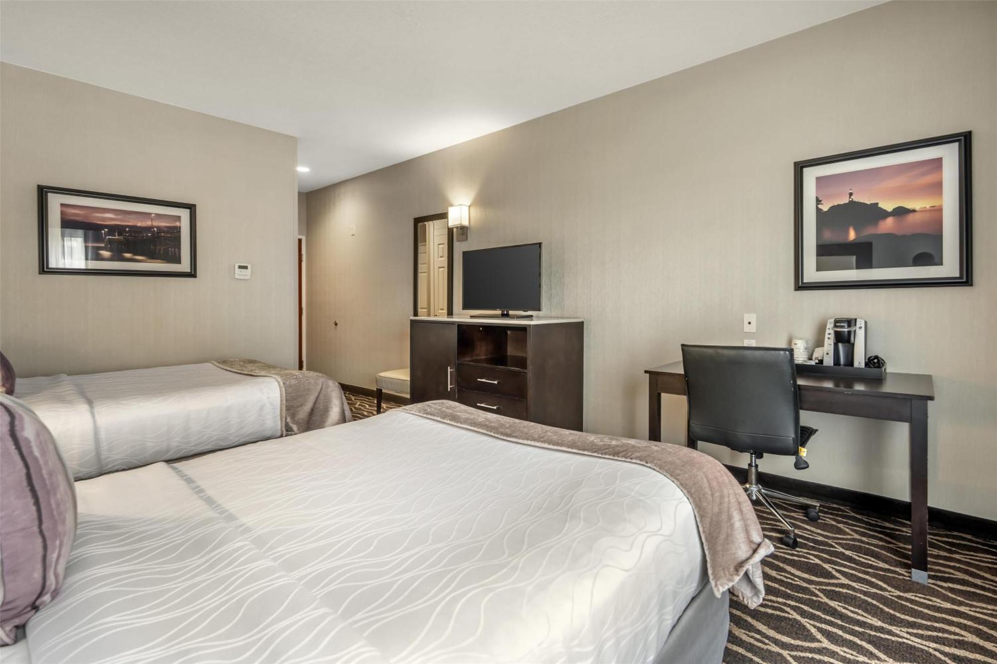 Double Room Two Double Beds Balcony