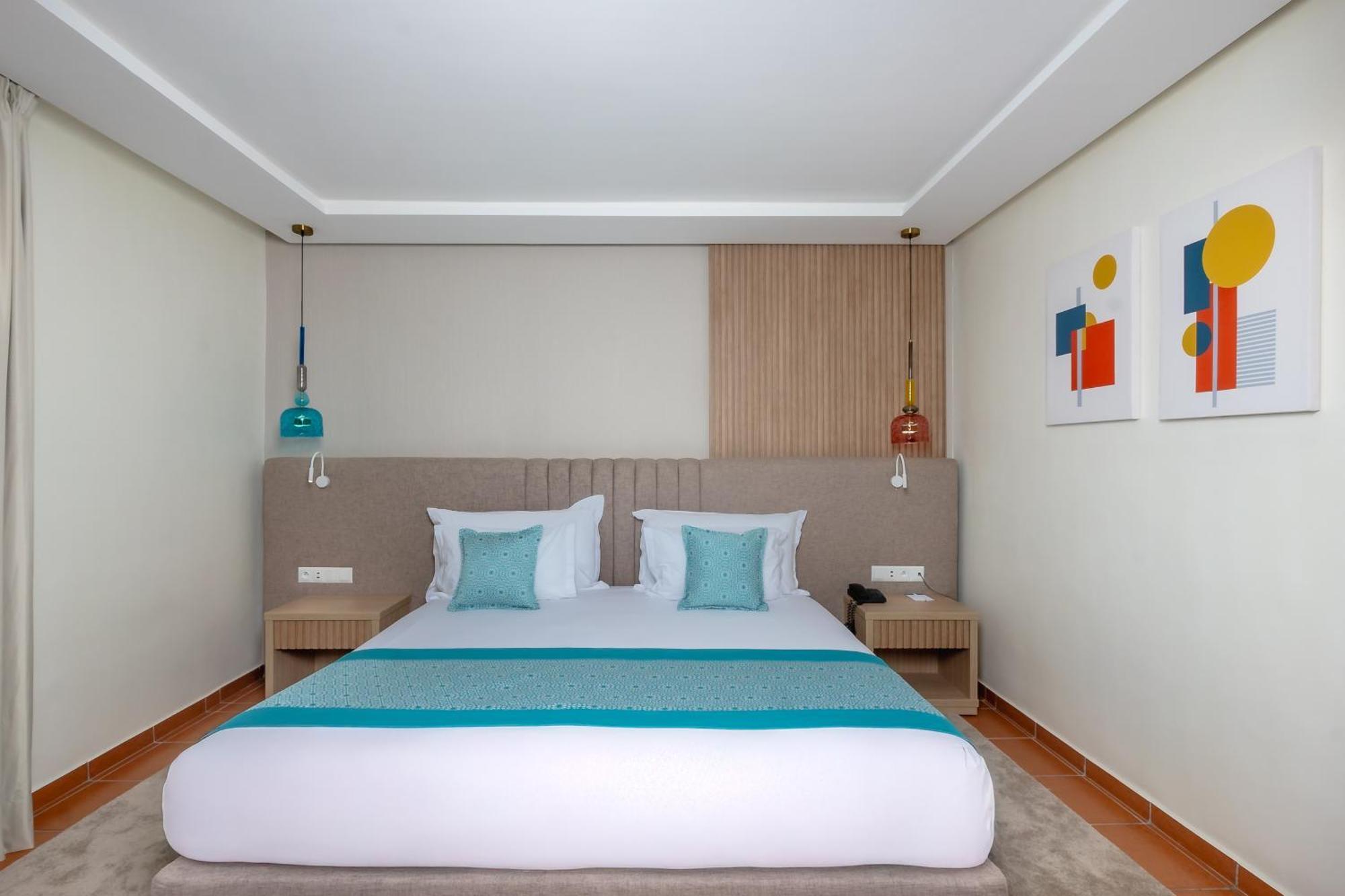 Deluxe Room King Size Bed Pool View