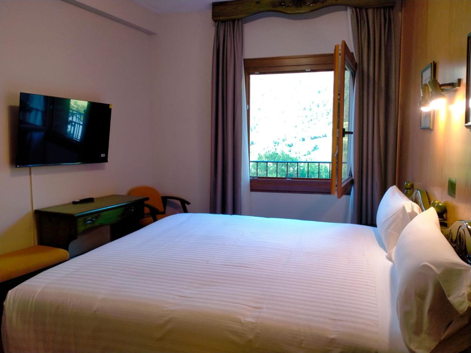 Double Room with Terrace and Mountain View,1679570157:JPEG