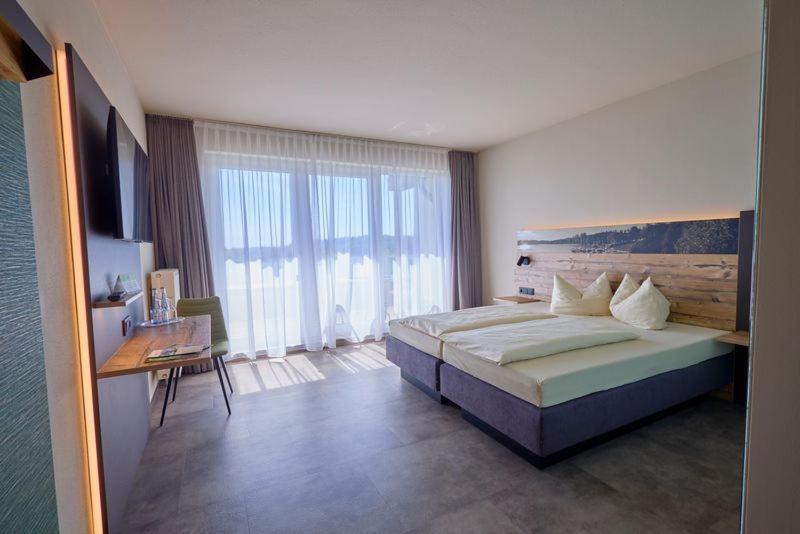 Double Room Lake View