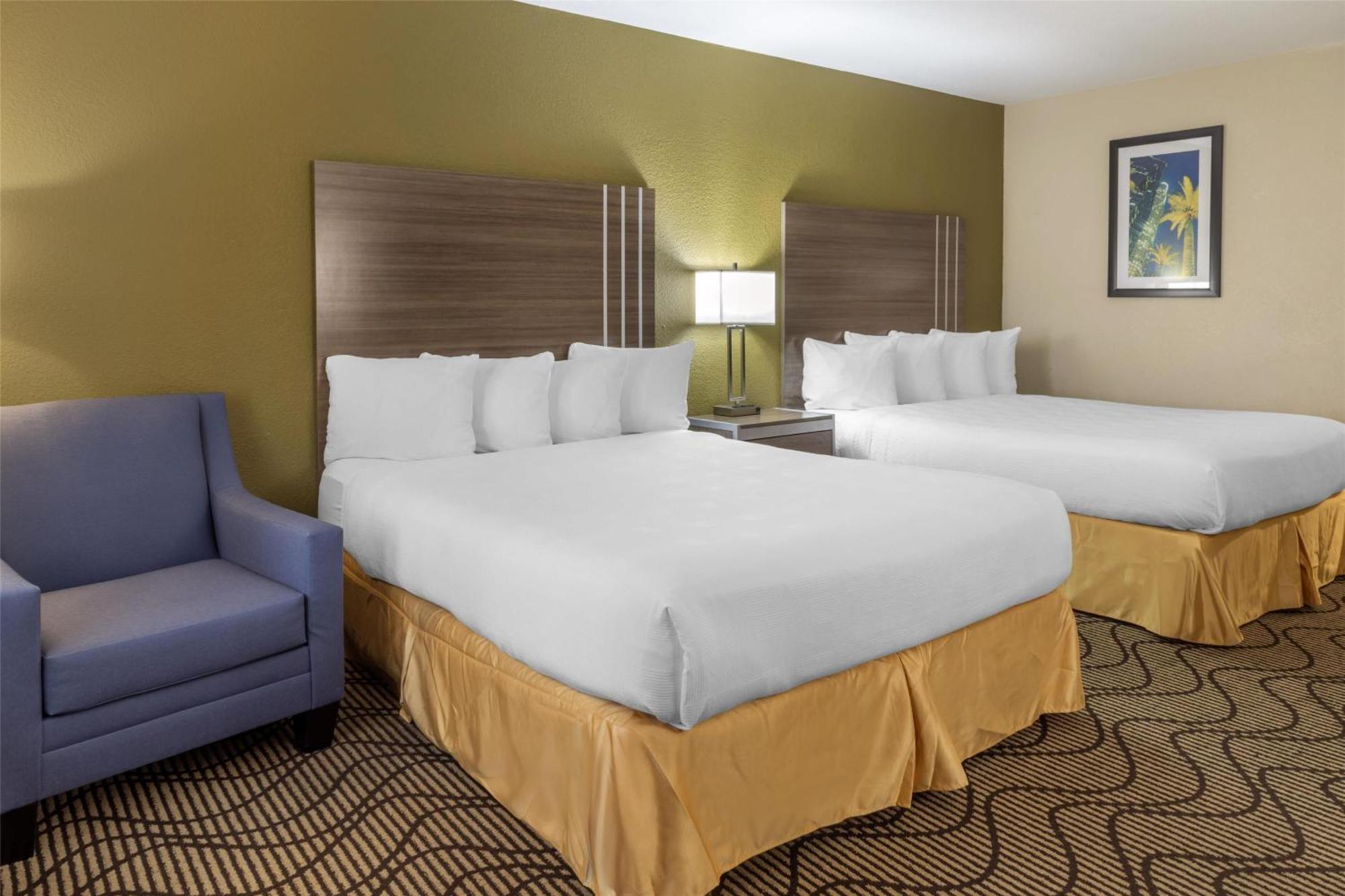 Queen Room with Two Queen Beds - Non-Smoking