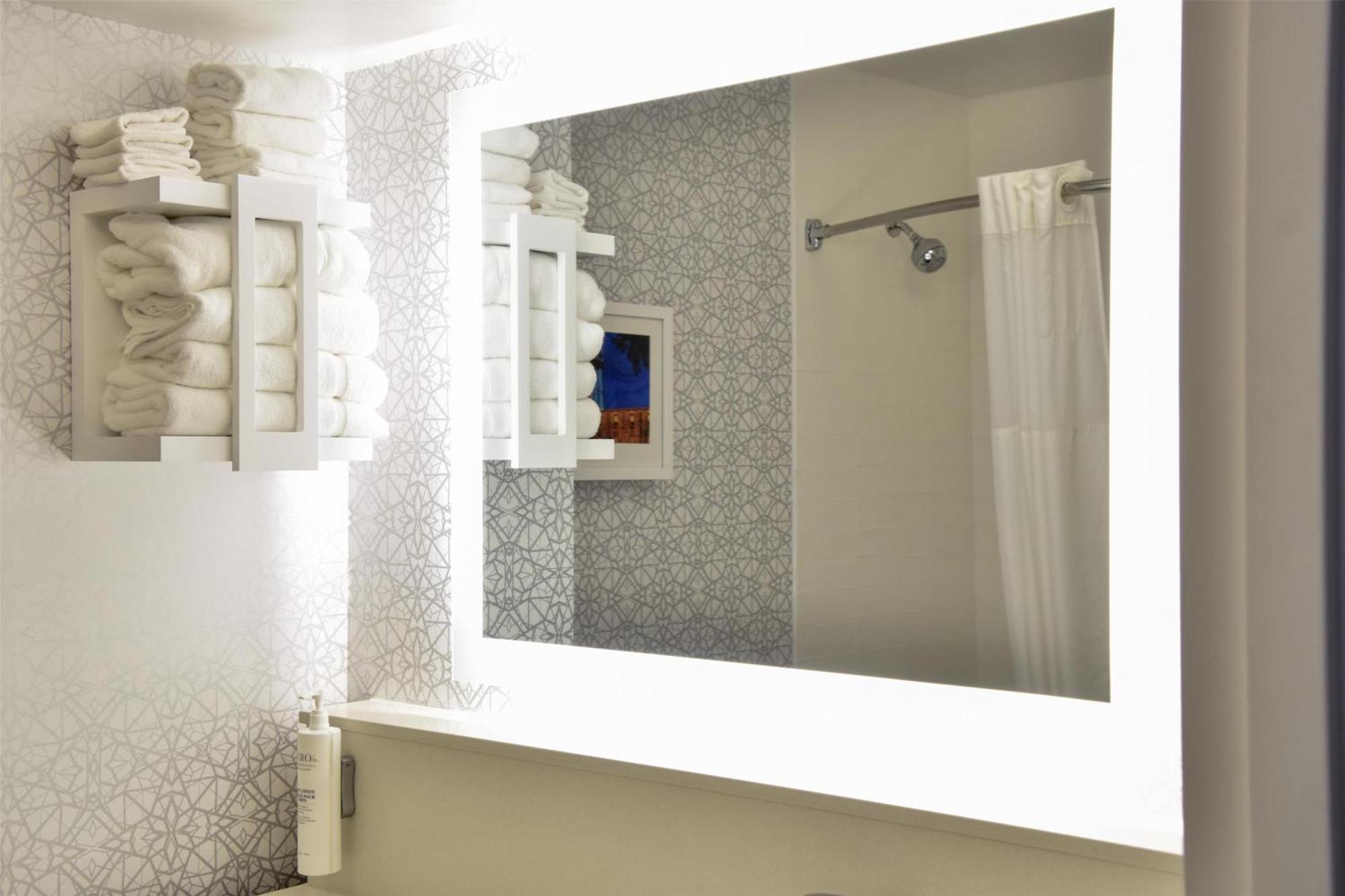 Queen Room Two Queen Beds Bath Tub