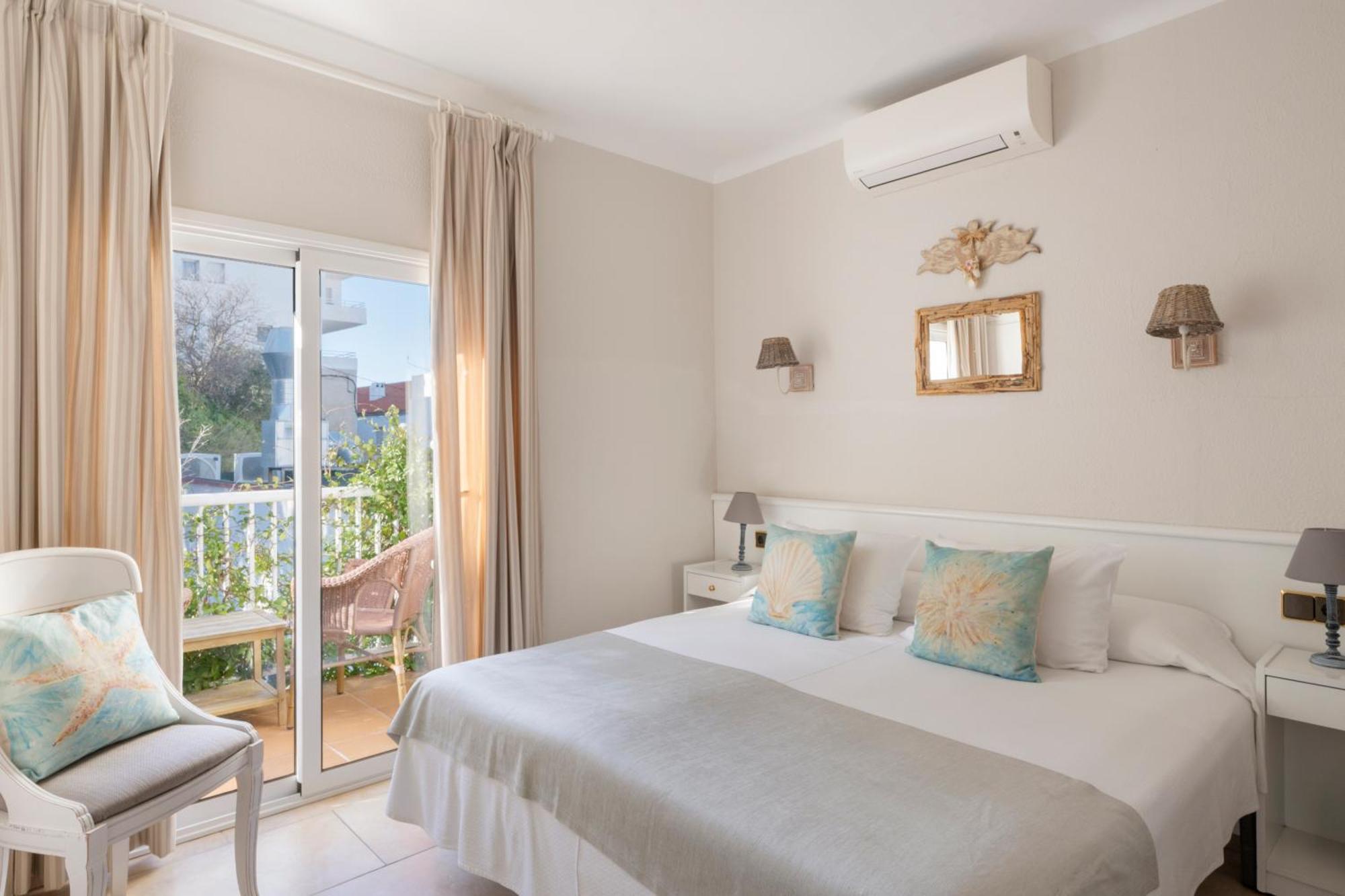 Double or Twin Room Balcony