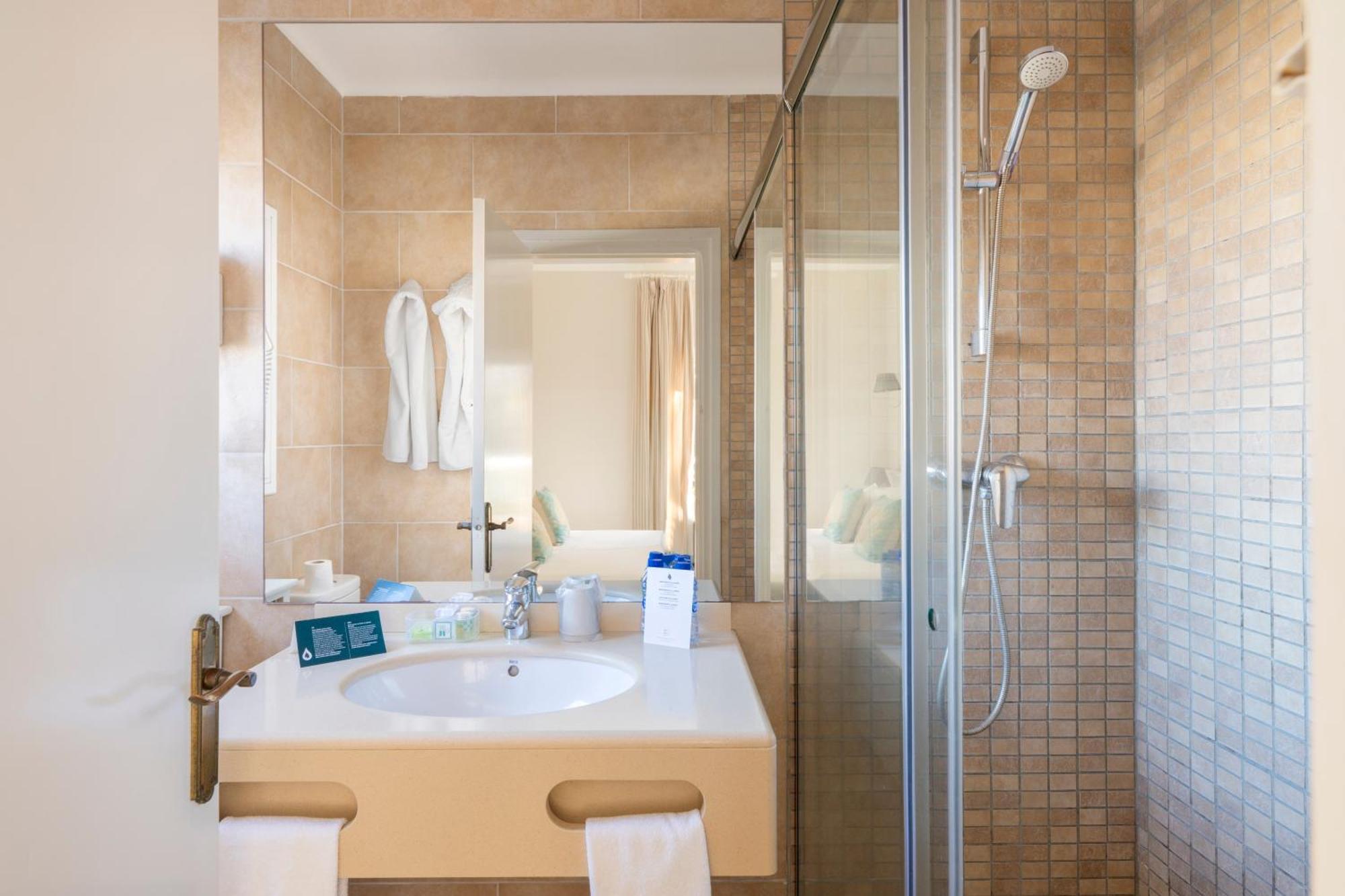 Double or Twin Room Balcony