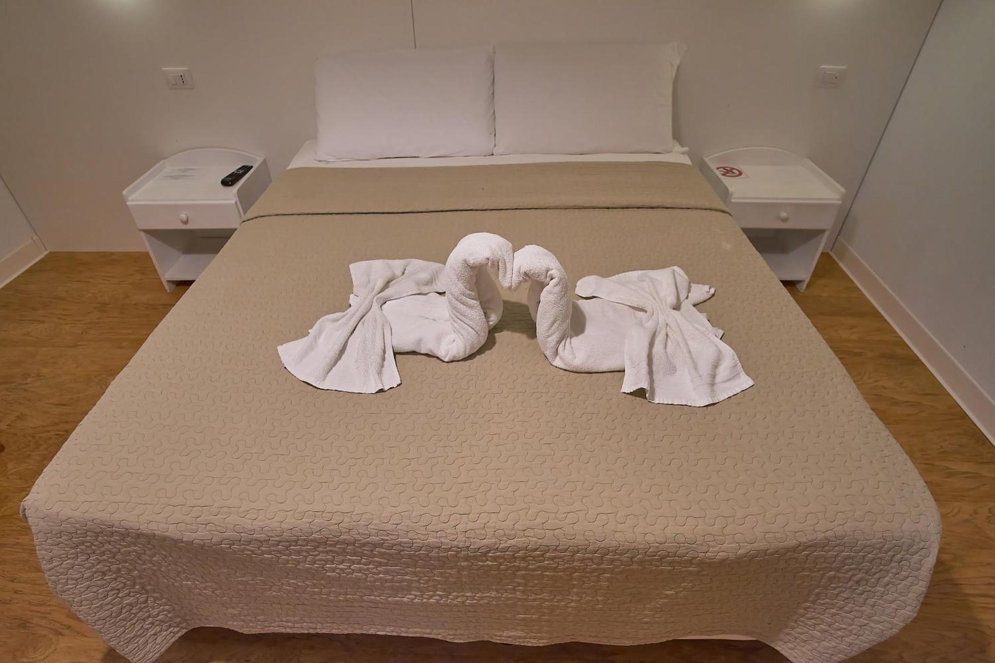 Twin Room Private Bathroom