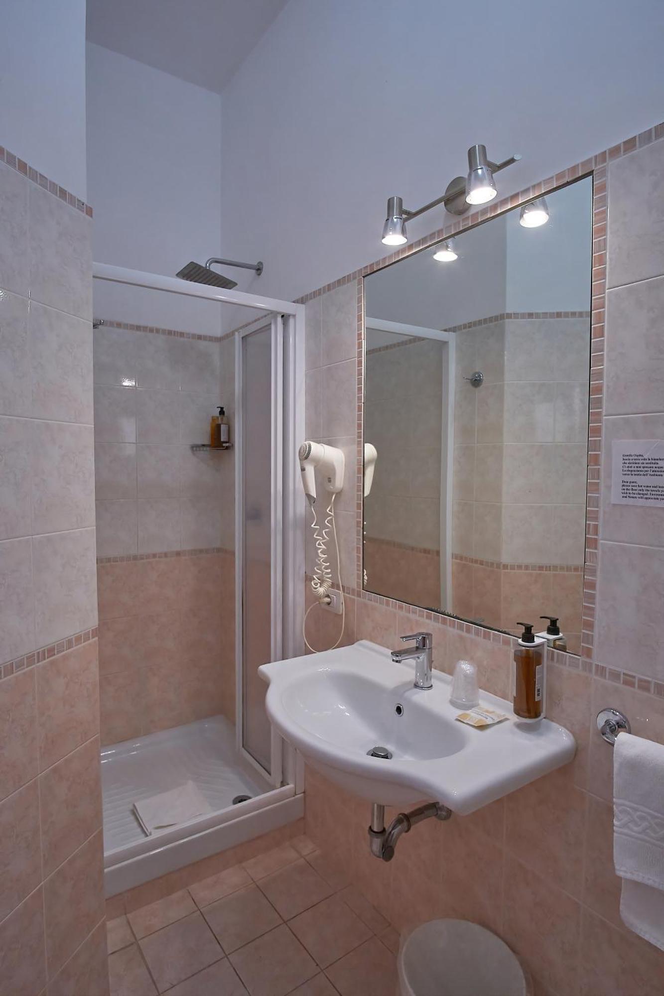 Deluxe Double Room Private Bathroom