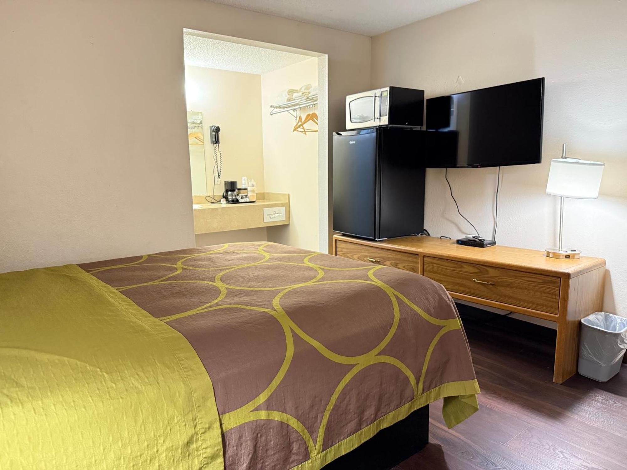 3 Bedroom Suite Non-Smoking