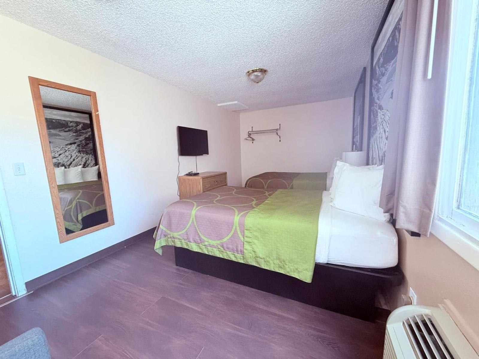 3 Bedroom Suite Non-Smoking