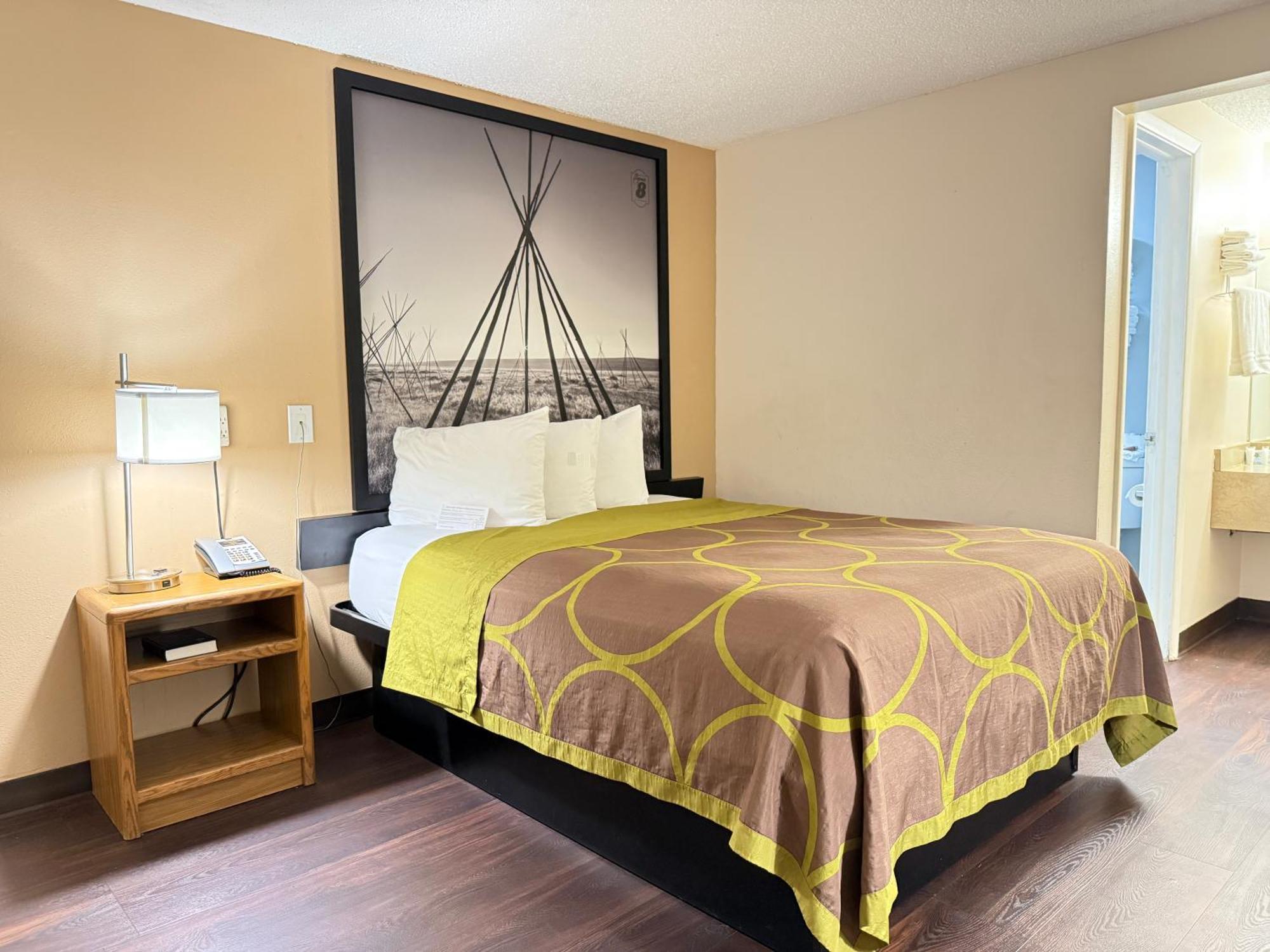 3 Bedroom Suite Non-Smoking
