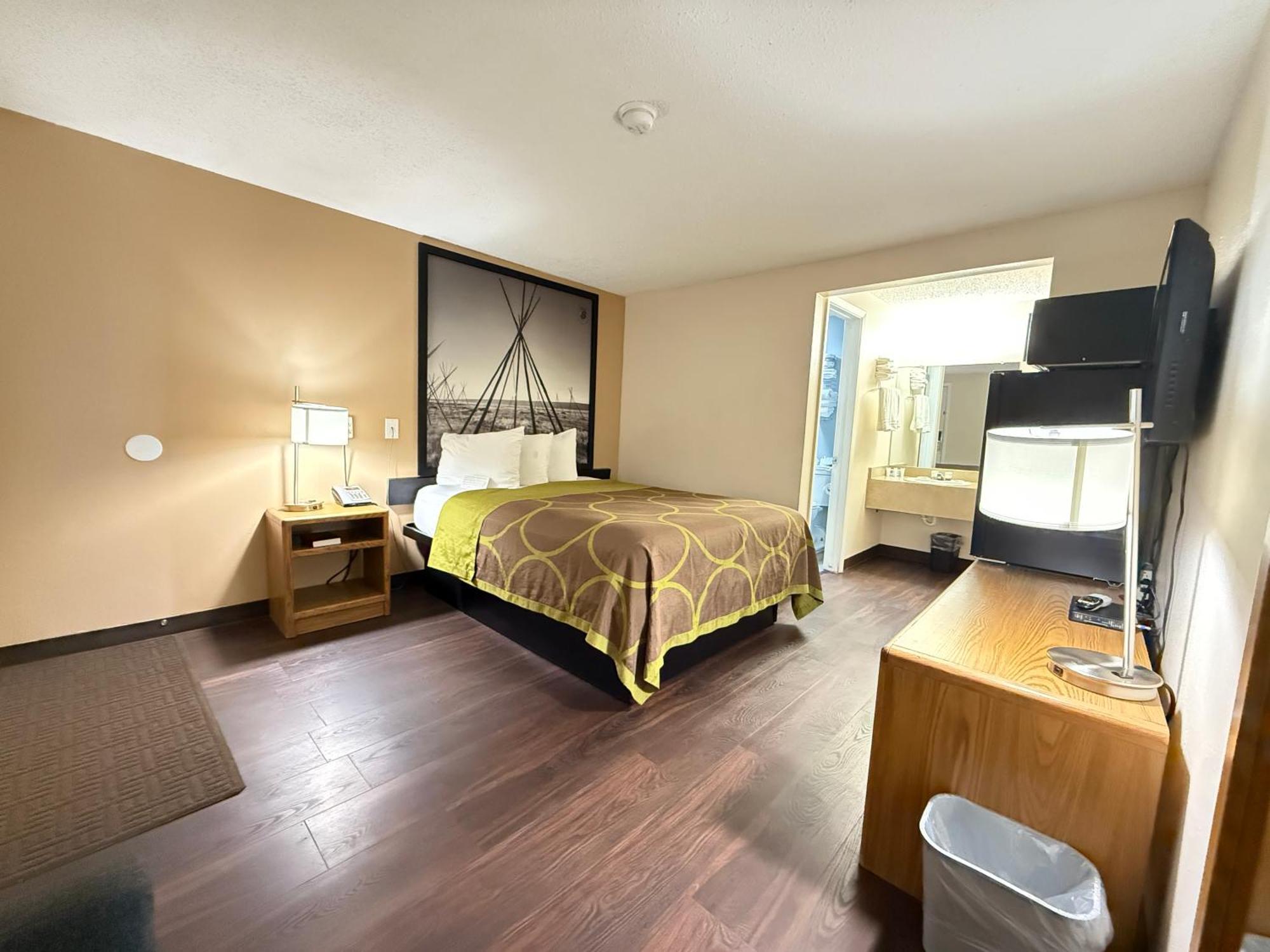 3 Bedroom Suite Non-Smoking