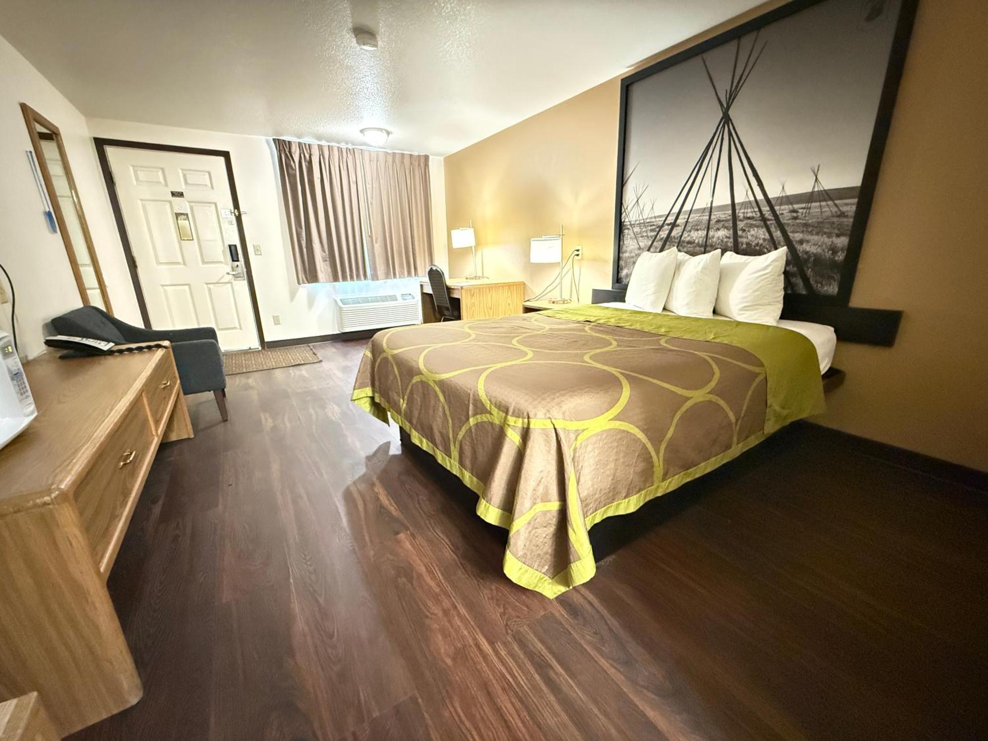 Queen Bed Non-Smoking